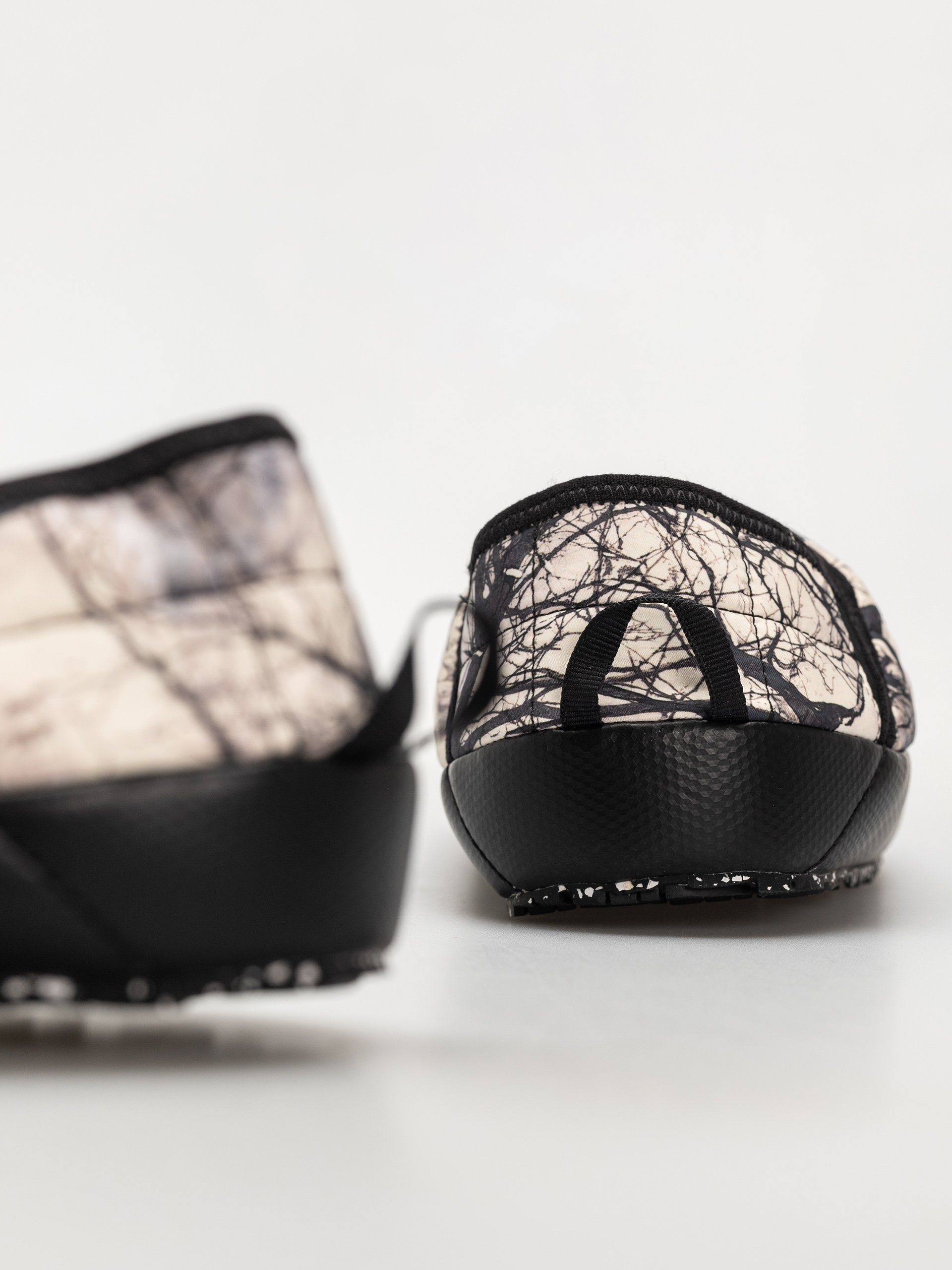 Обувки The North Face Thermoball Traction Mule V (image lift camo white d)