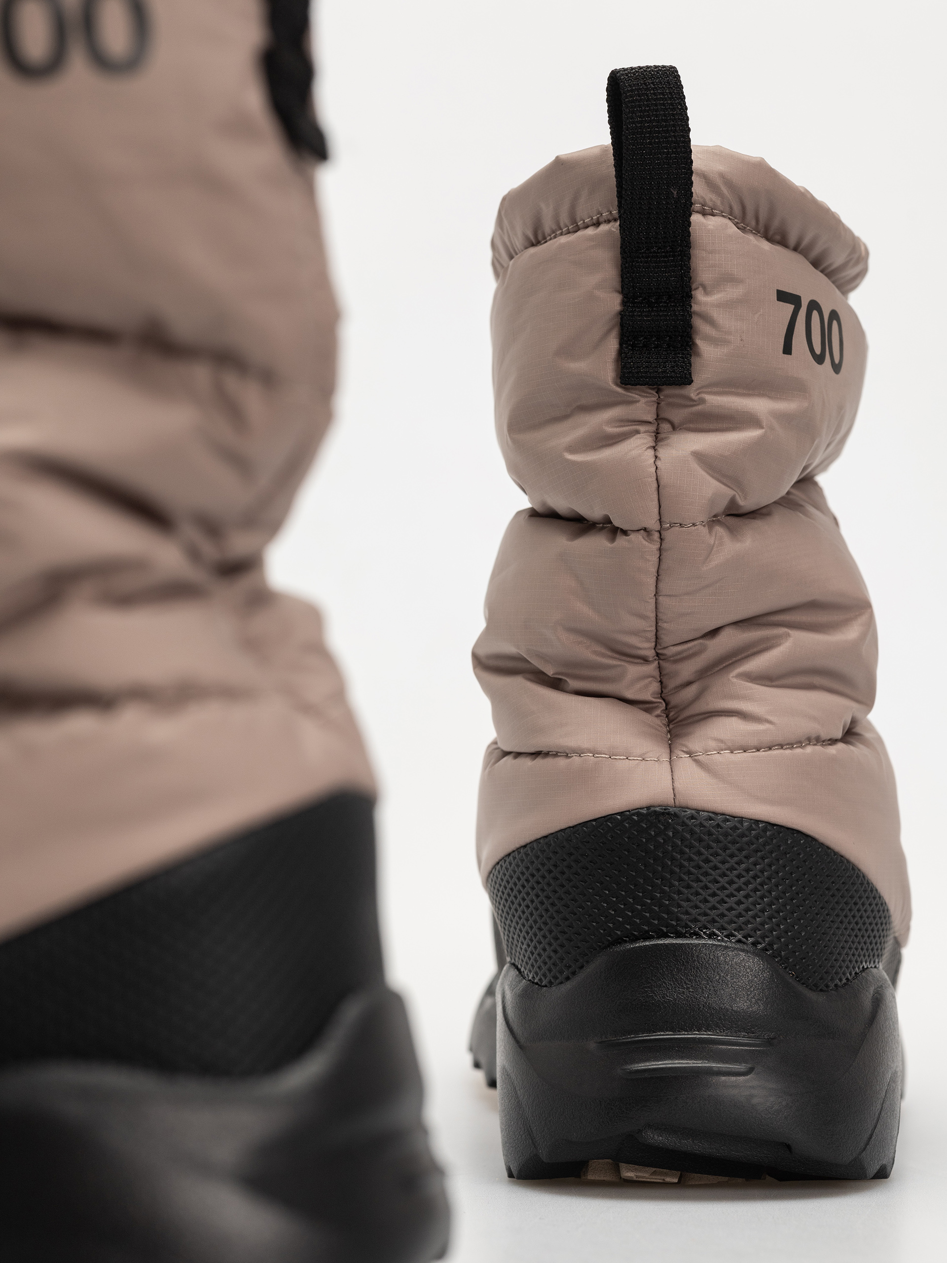 Обувки The North Face Nuptse Traction Bootie (mushroom grey/tnf black)