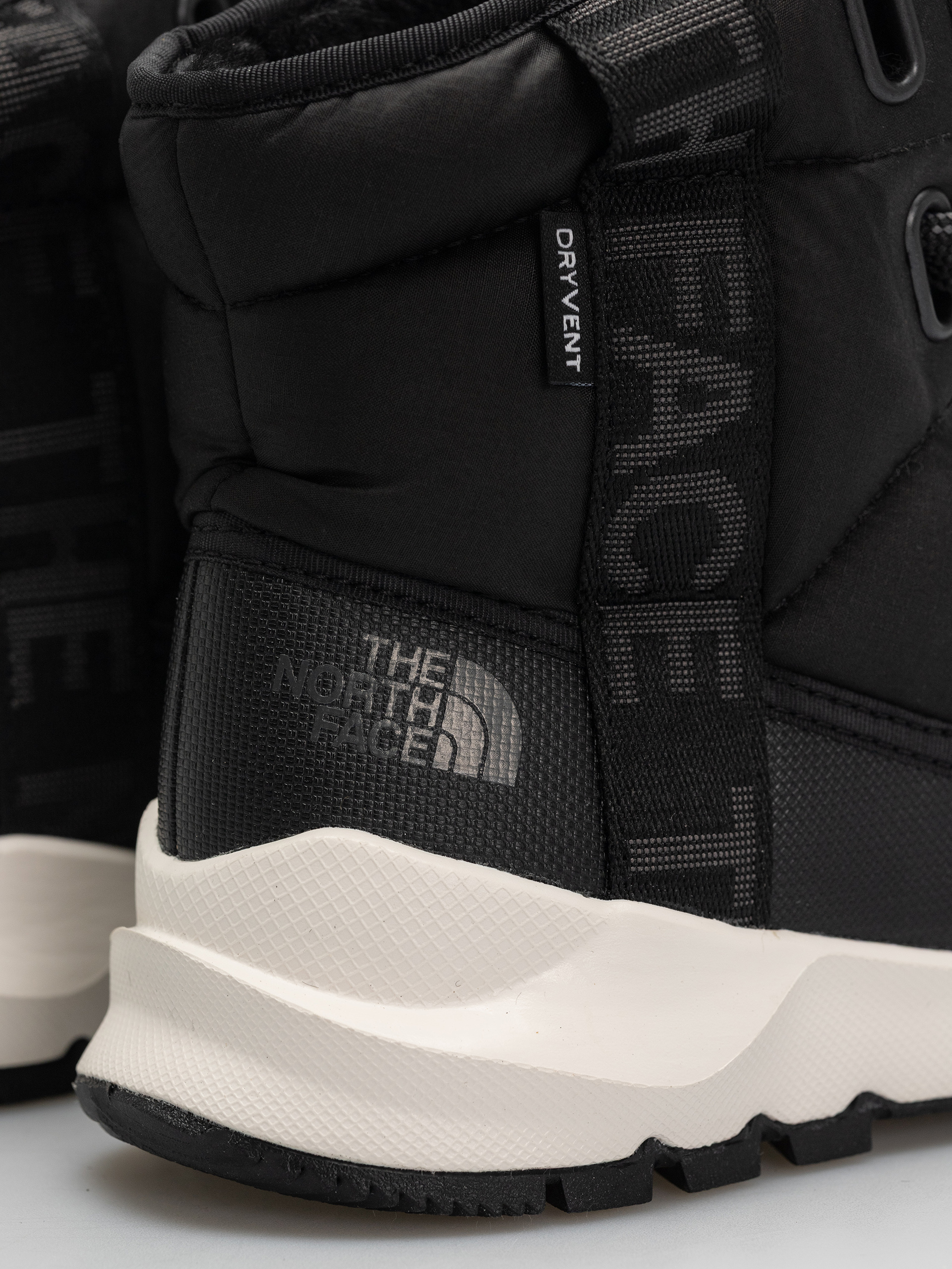 Обувки The North Face Thermoball Lace Up Luxe Wp Wmn (tnf black/asphalt grey)