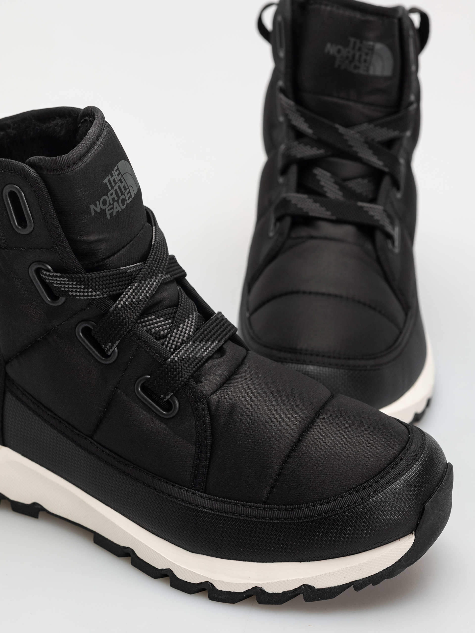 Обувки The North Face Thermoball Lace Up Luxe Wp Wmn (tnf black/asphalt grey)