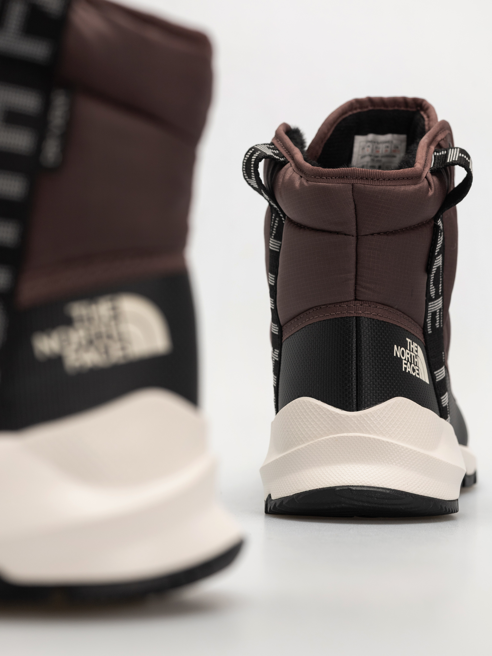 Обувки The North Face Thermoball Lace Up Luxe Wp Wmn (tawny quartz/burnt umbe)