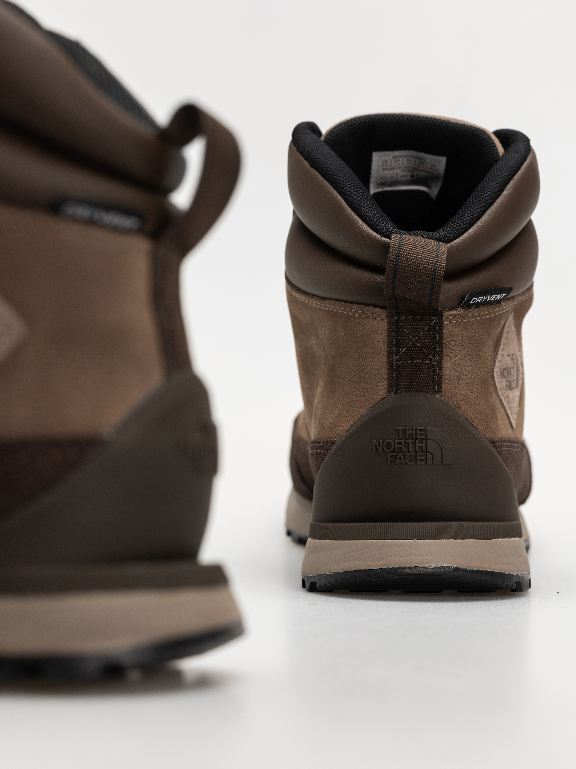 Обувки The North Face Back To Berkeley Iv Leather Wp (demitasse brown/garnet)