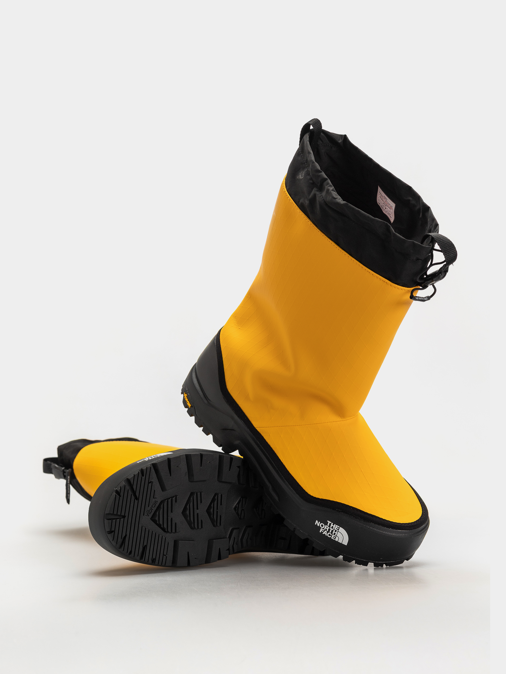 Обувки The North Face Base Camp 200 Wp (summit gold/tnf black)