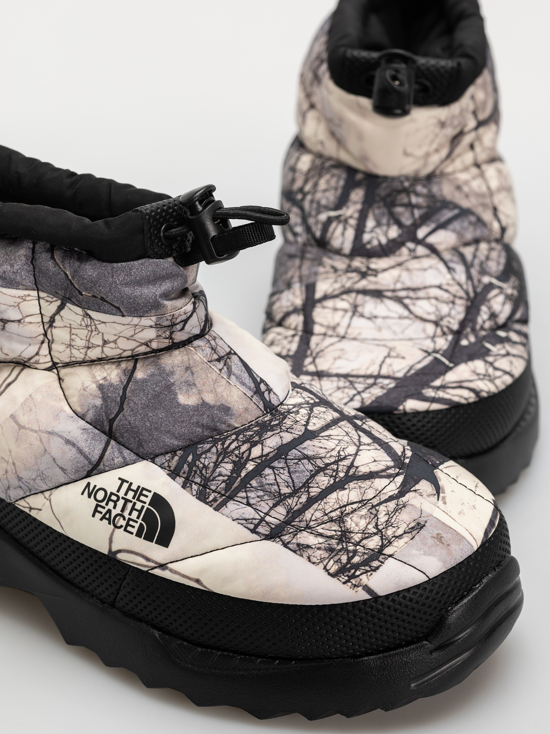 Обувки The North Face Nuptse Traction Chukka (image lift camo white d)