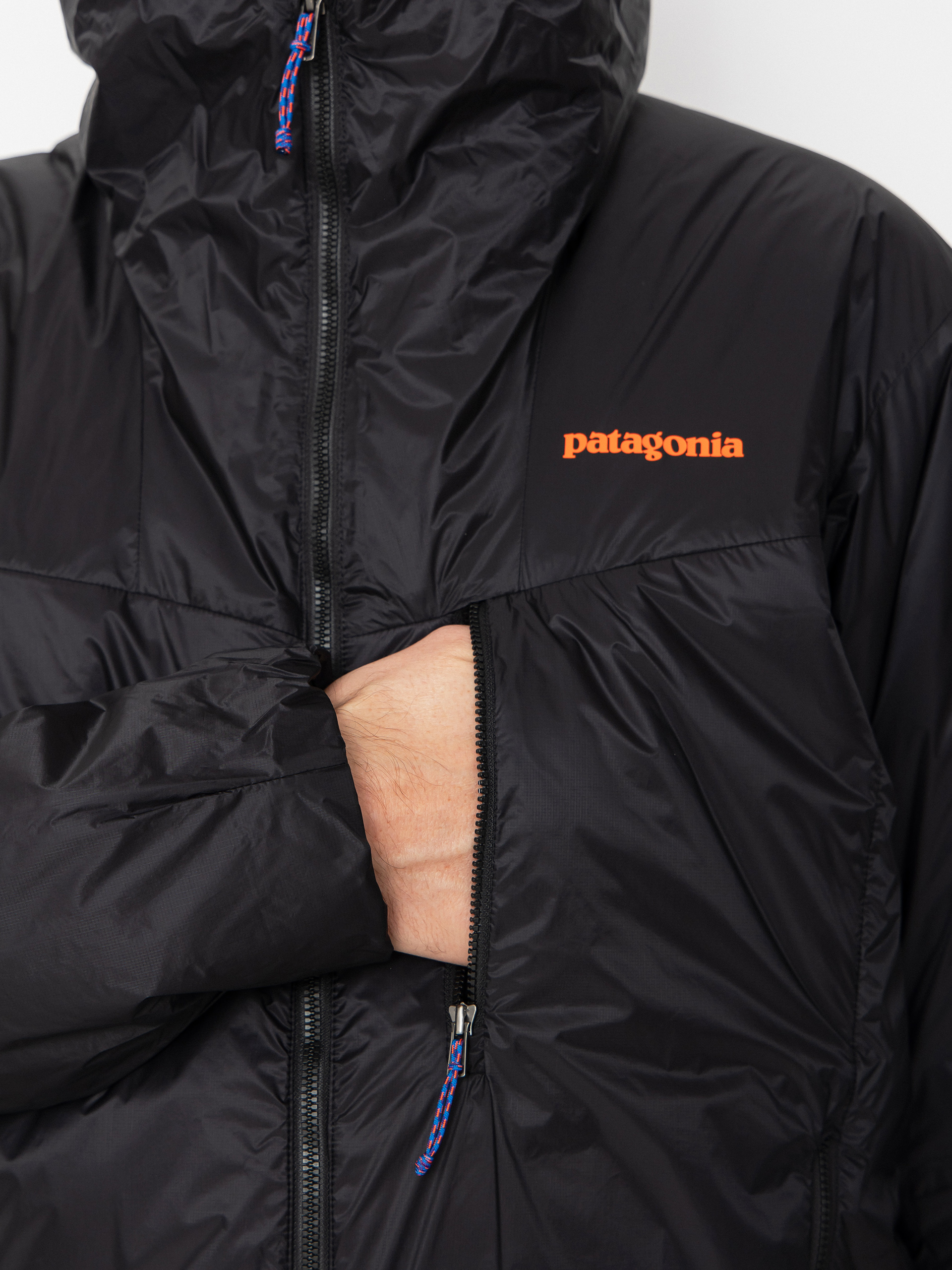 Яке Patagonia DAS Parka (black w/p6 blue)