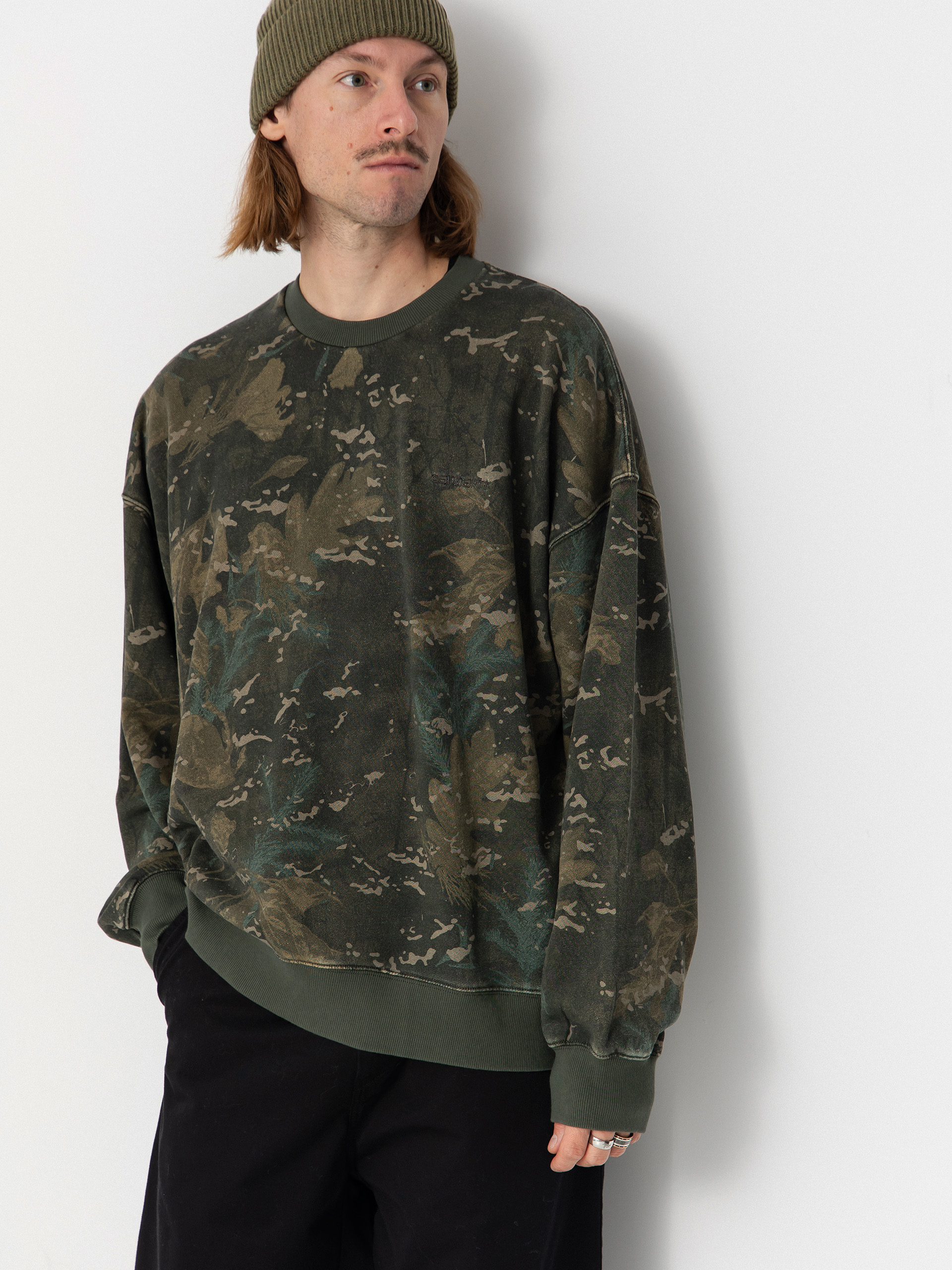 u0421u0443u0438u0442u0448u044au0440u0442 Carhartt WIP Benton (camo combi/green/garment dyed)