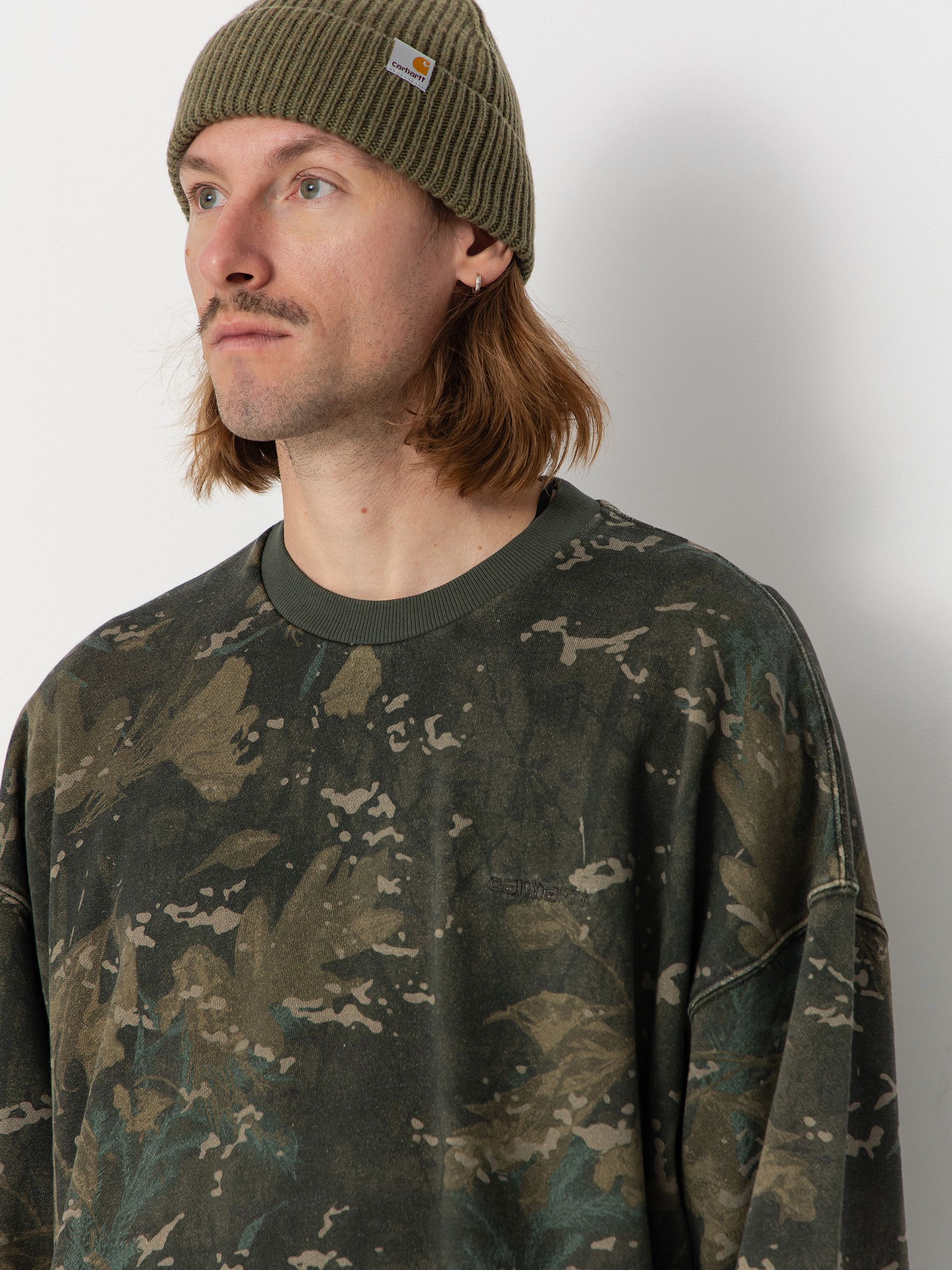 Суитшърт Carhartt WIP Benton (camo combi/green/garment dyed)