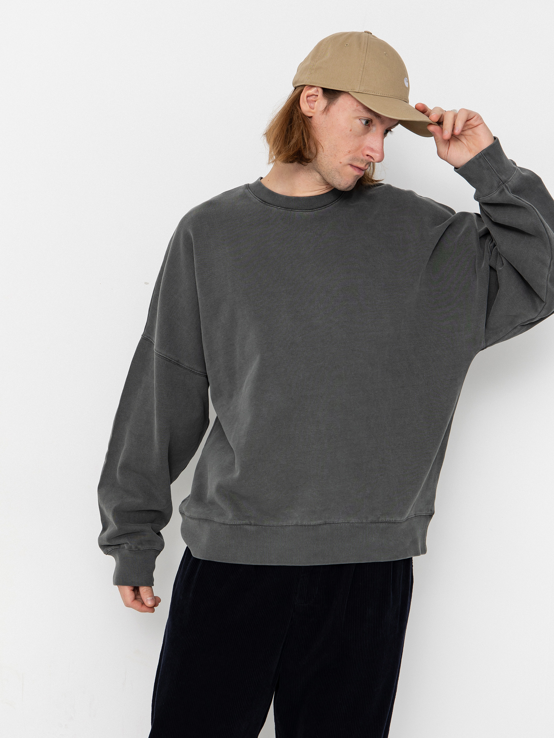 Суитшърт Carhartt WIP RGGD (black/garment dyed)