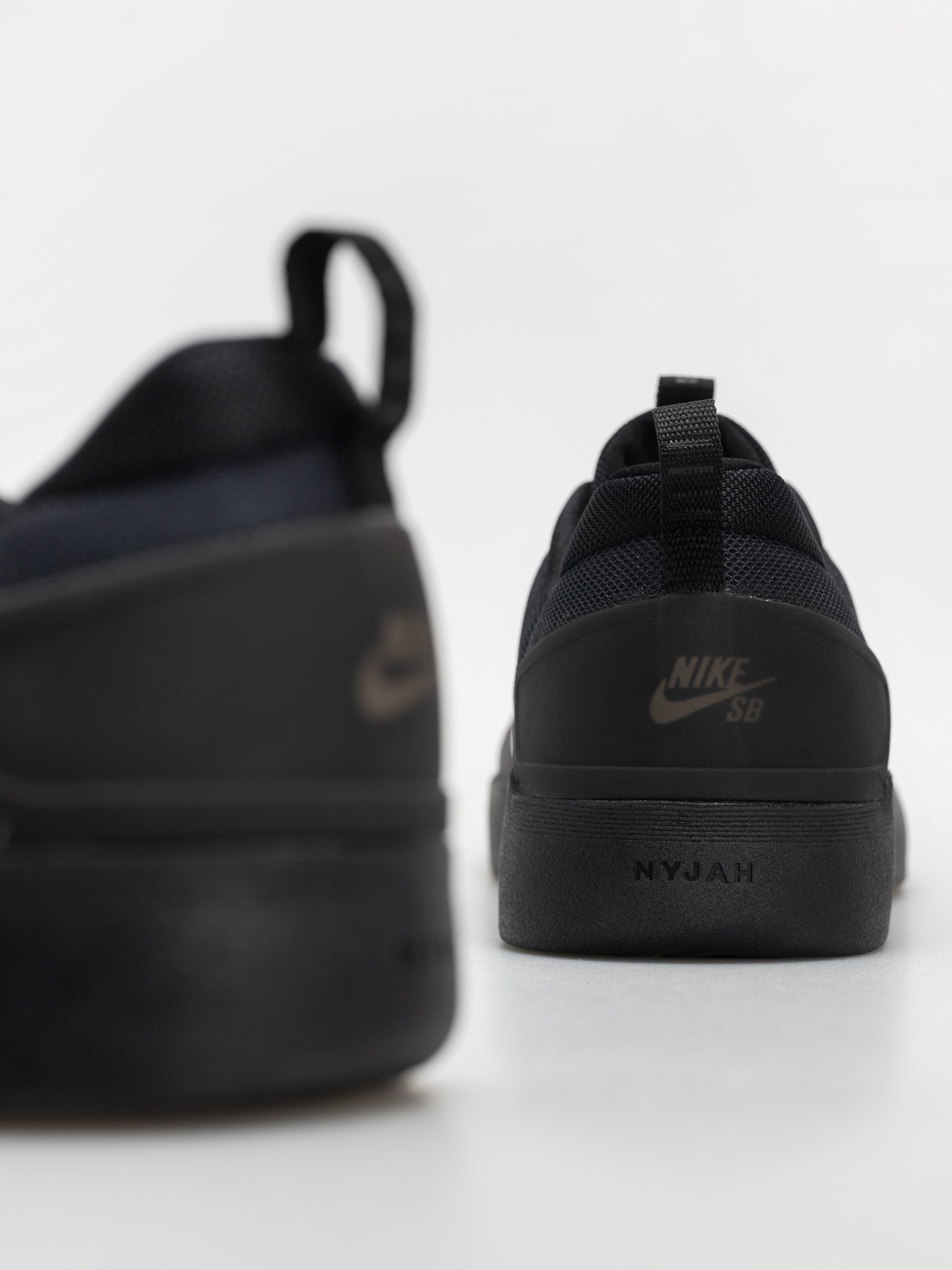 Обувки Nike SB Zoom Nyjah 4 (black/white black white)