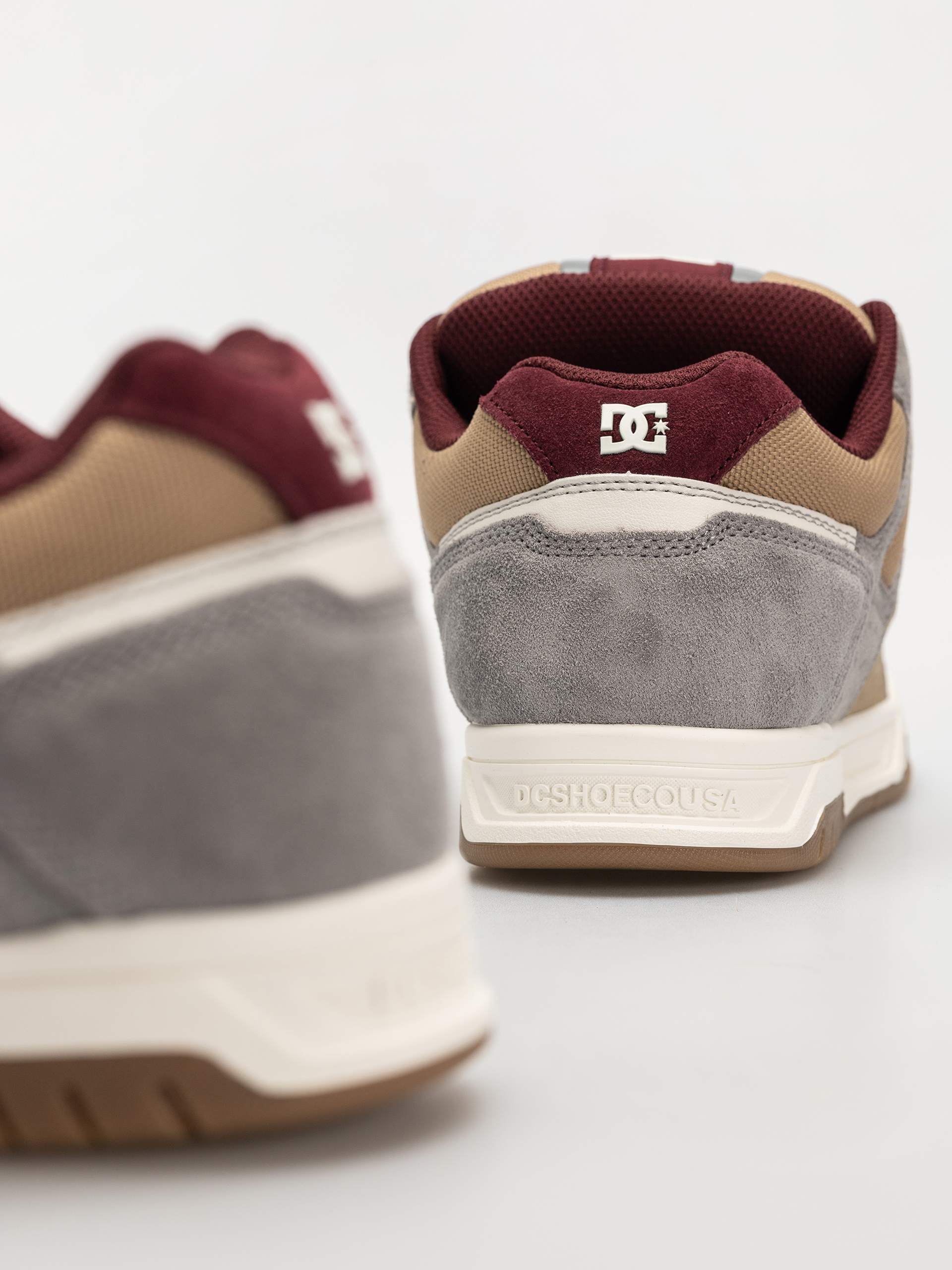 Обувки DC Stag (tan/off white)