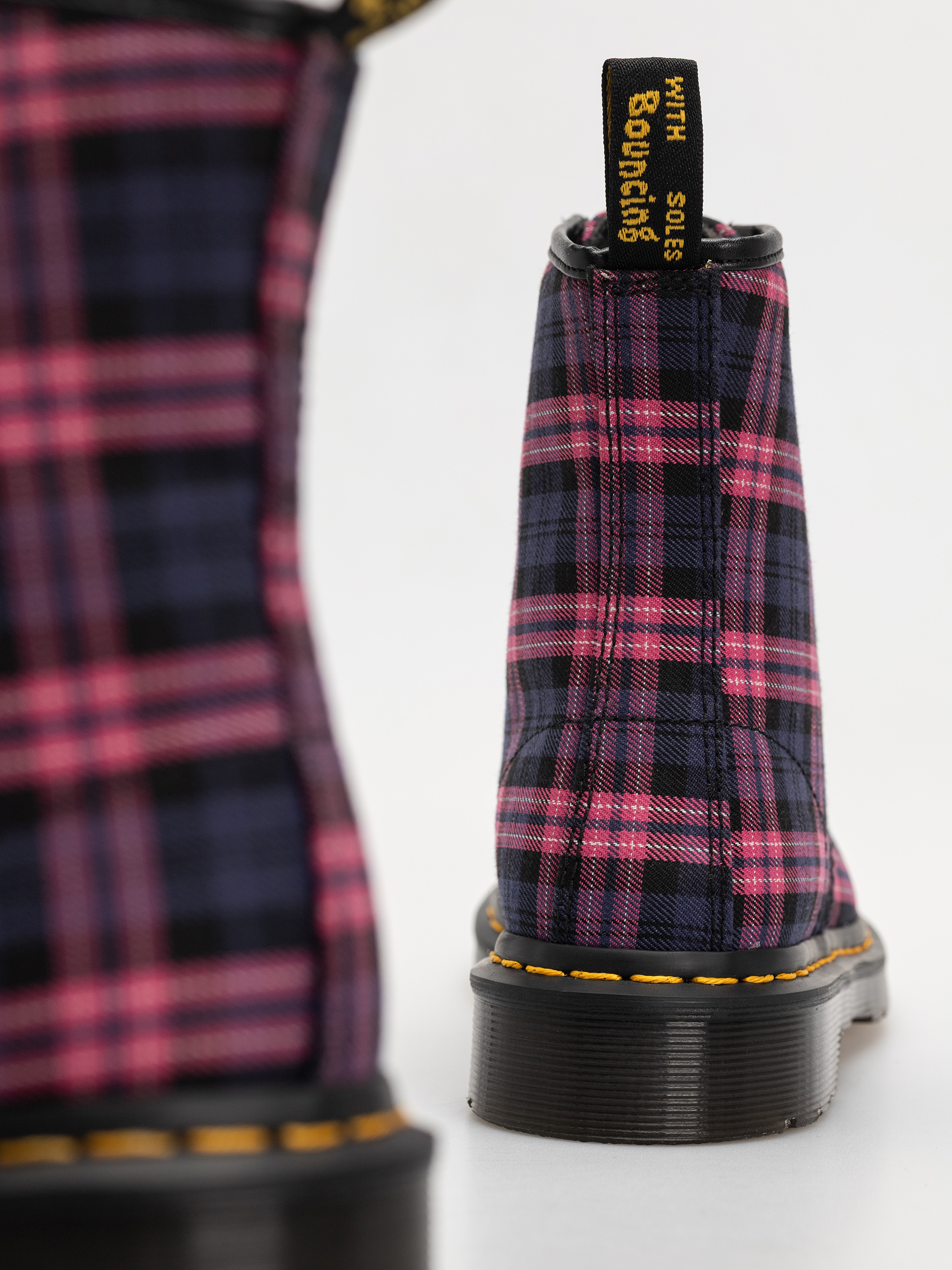 Обувки Dr. Martens 1460 Wmn (pink multi tartan)