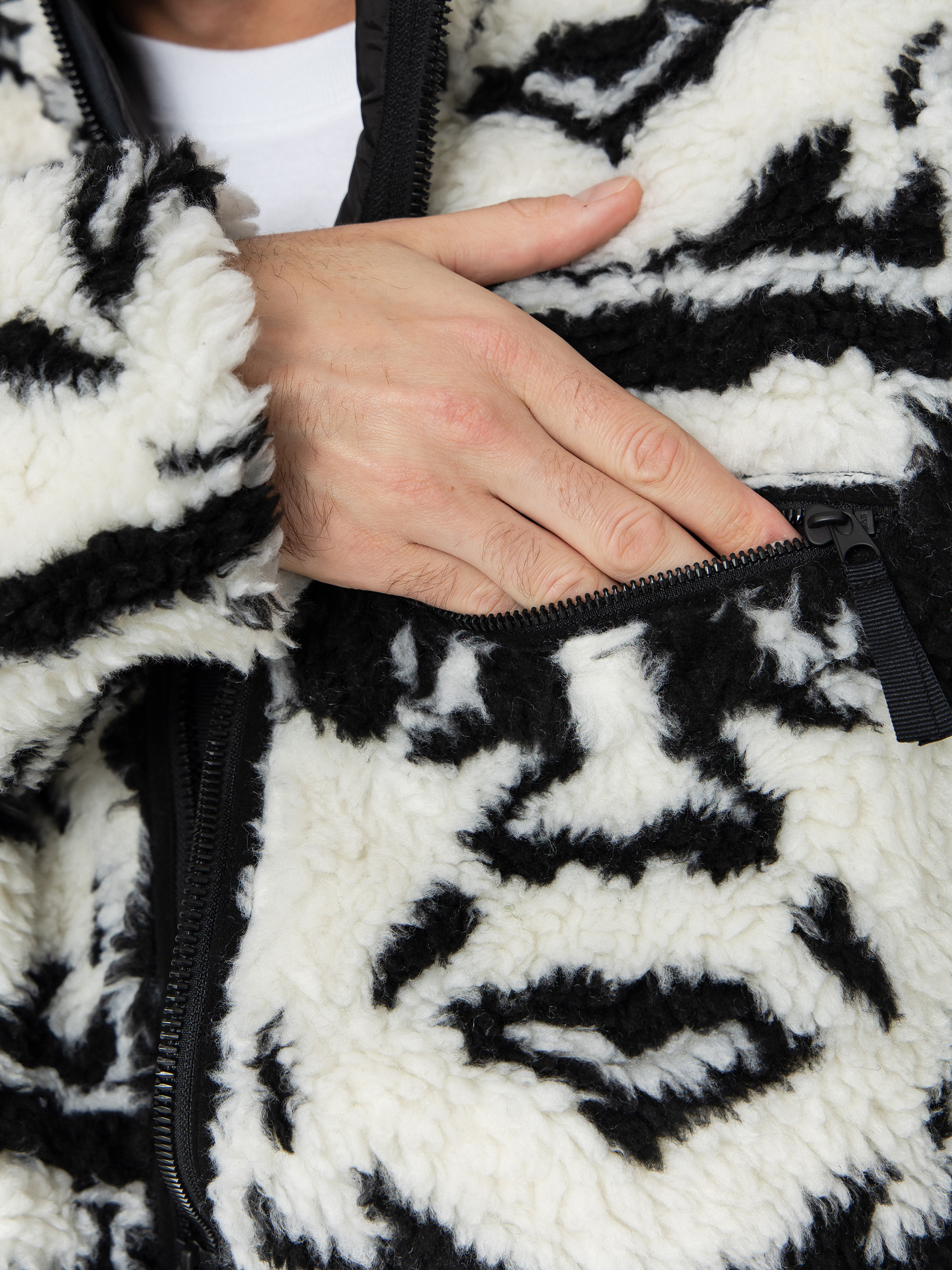 Мъжки Поларени суитшърт OBEY Obey Repeated Icon Sherpa (black multi)