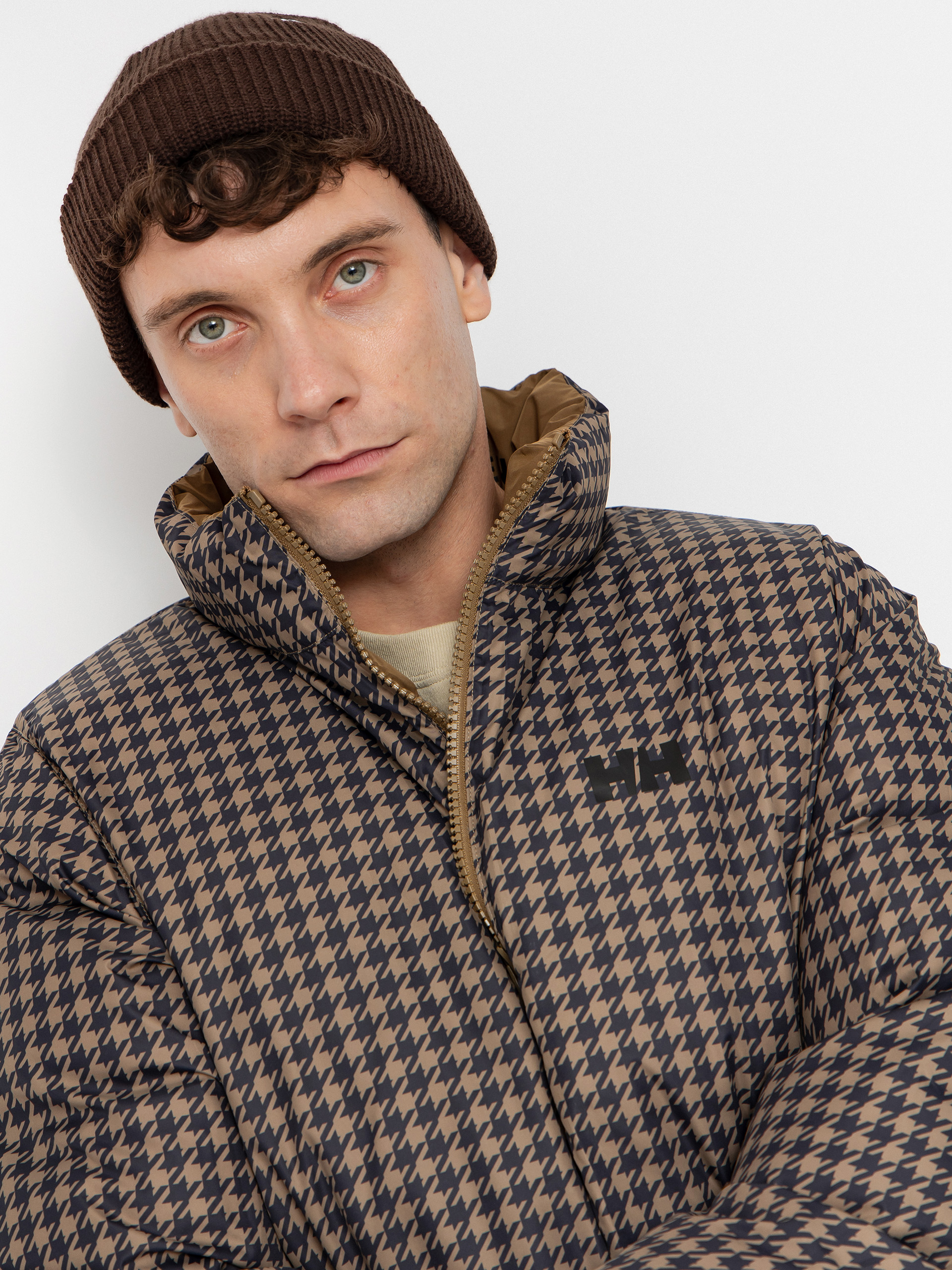 Яке Helly Hansen Yu 23 Reversible Puffer (sepia)