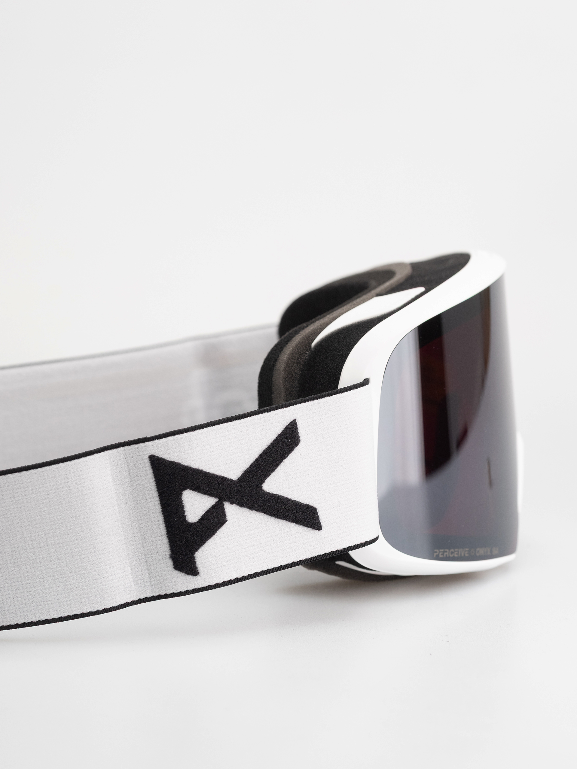 Сноуборд очила Anon M6 (white/perceive sunny onyx)