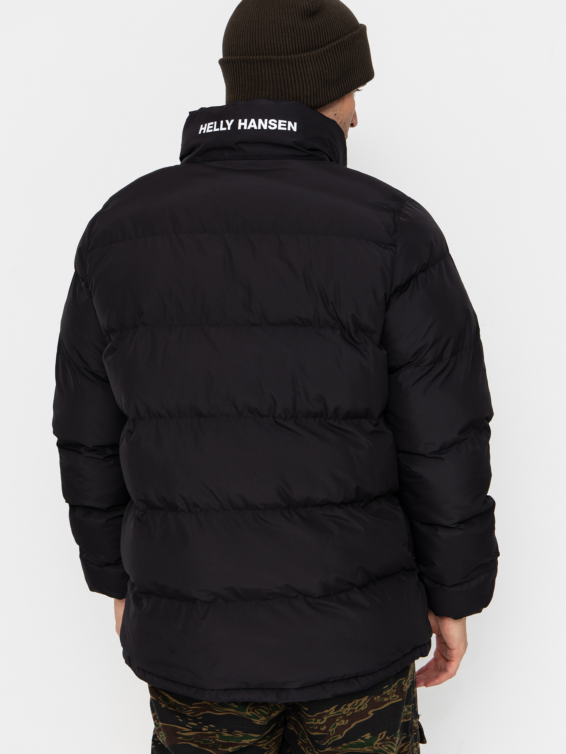 Яке Helly Hansen Yu 23 Reversible Puffer (black)