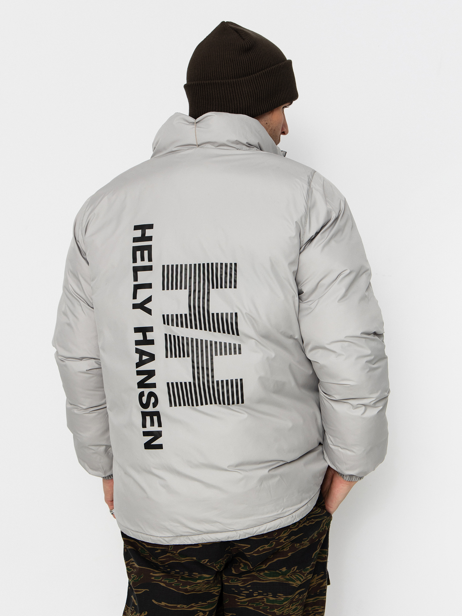Яке Helly Hansen Yu 23 Reversible Puffer (black)