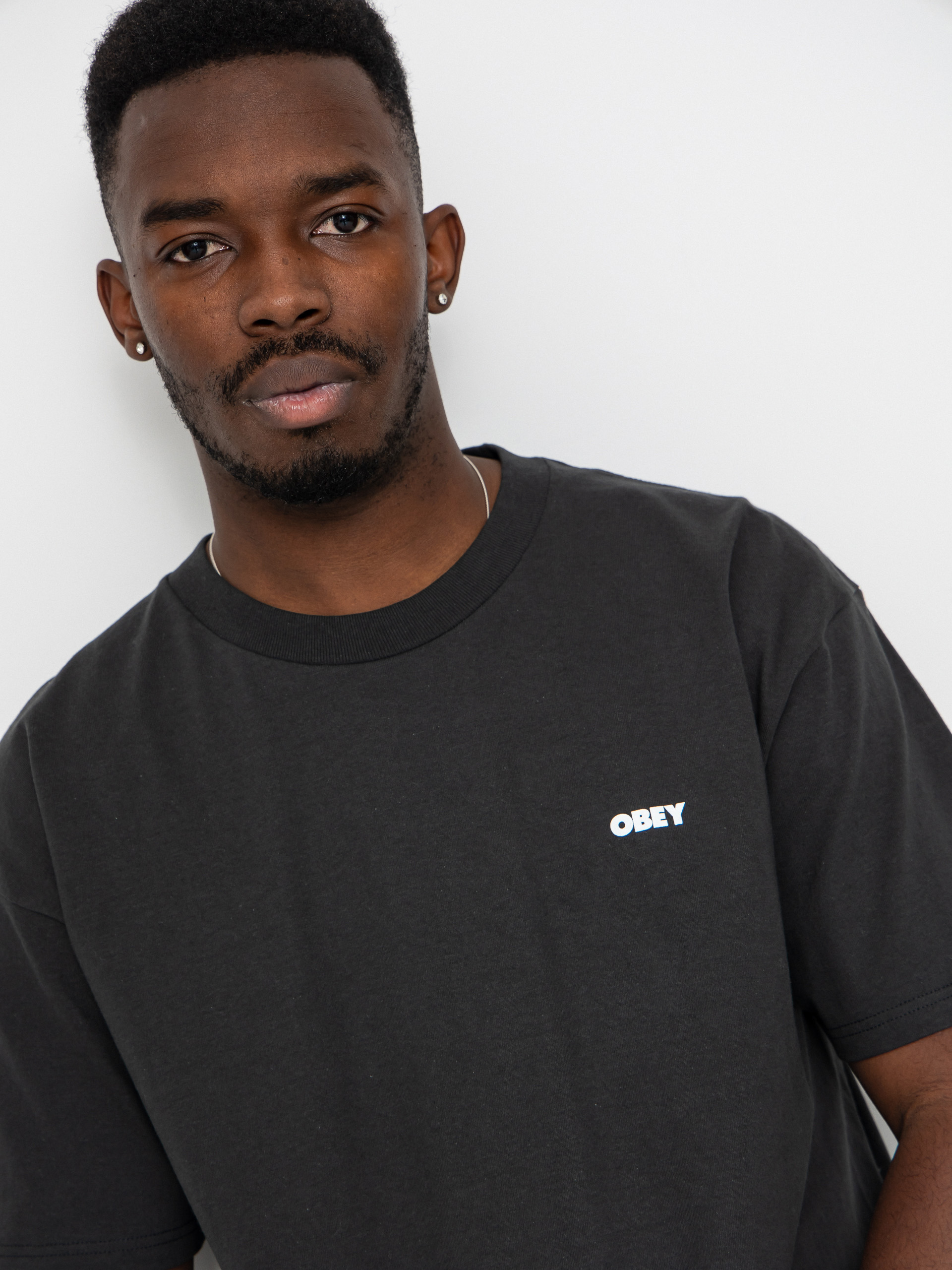 Тениска OBEY Obey Steady Mobbin (vintage black)