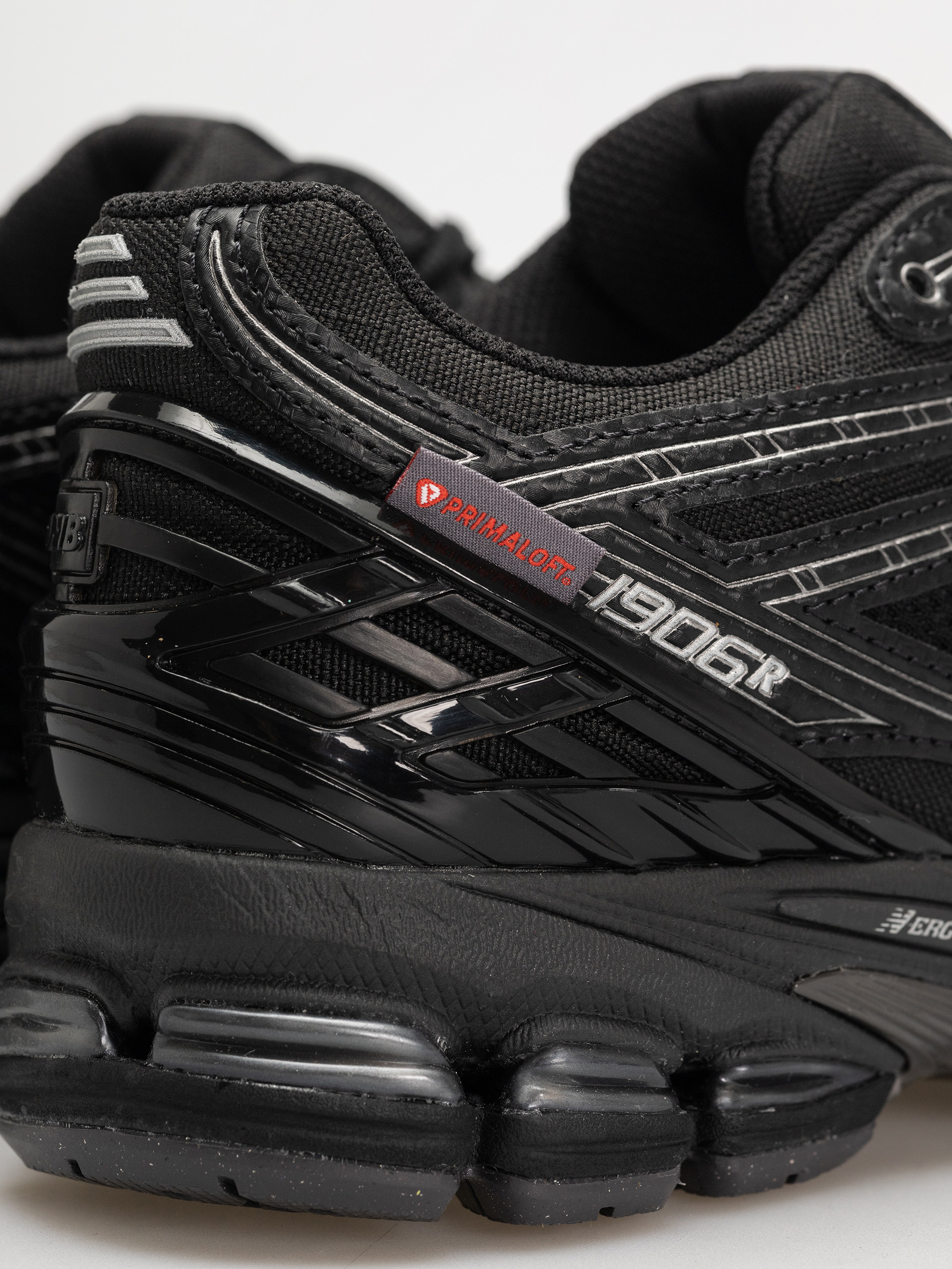 Обувки New Balance 1906 (black)