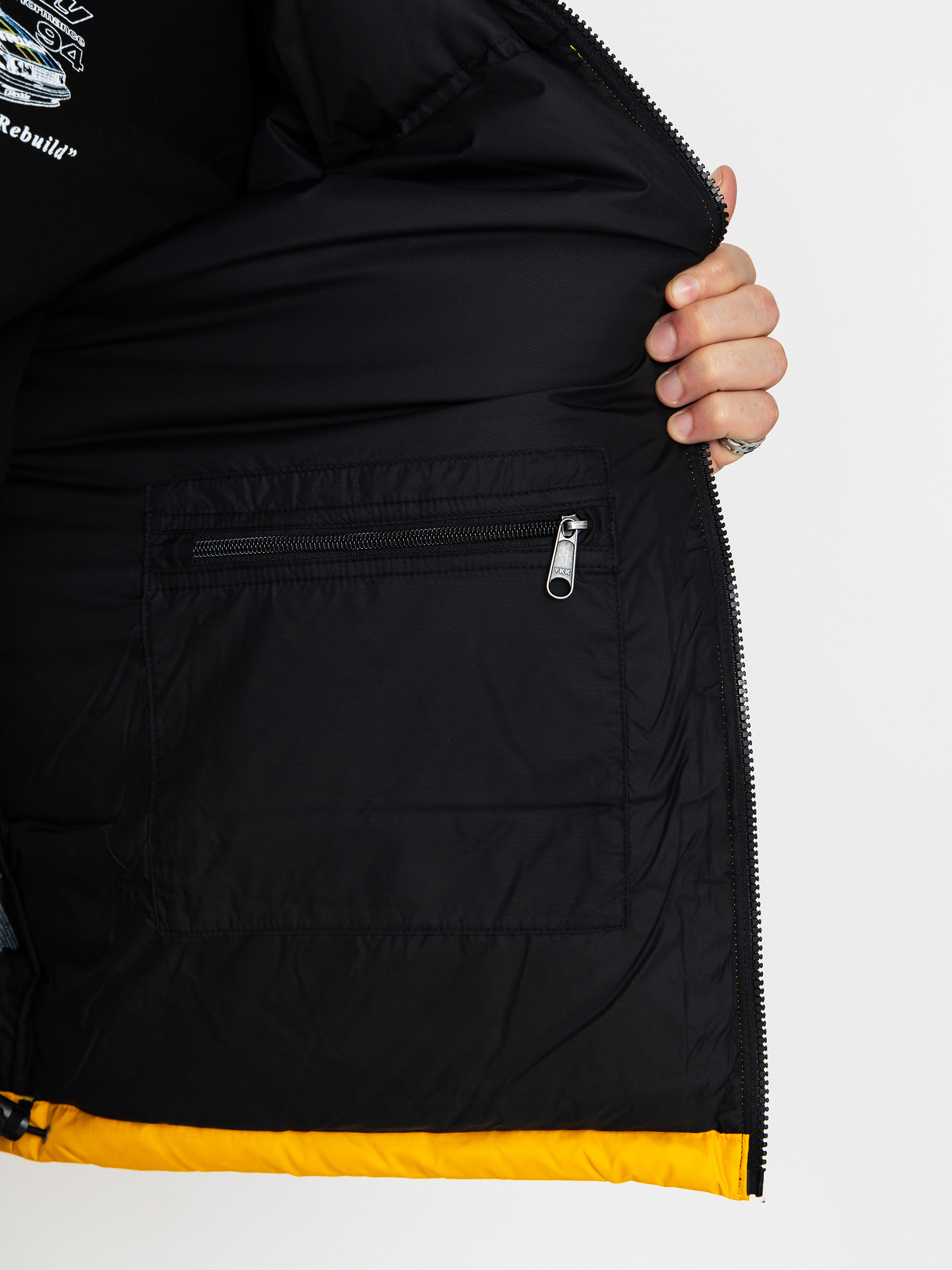 Яке The North Face 1996 Retro Nuptse (summit gold/tnf black/r)