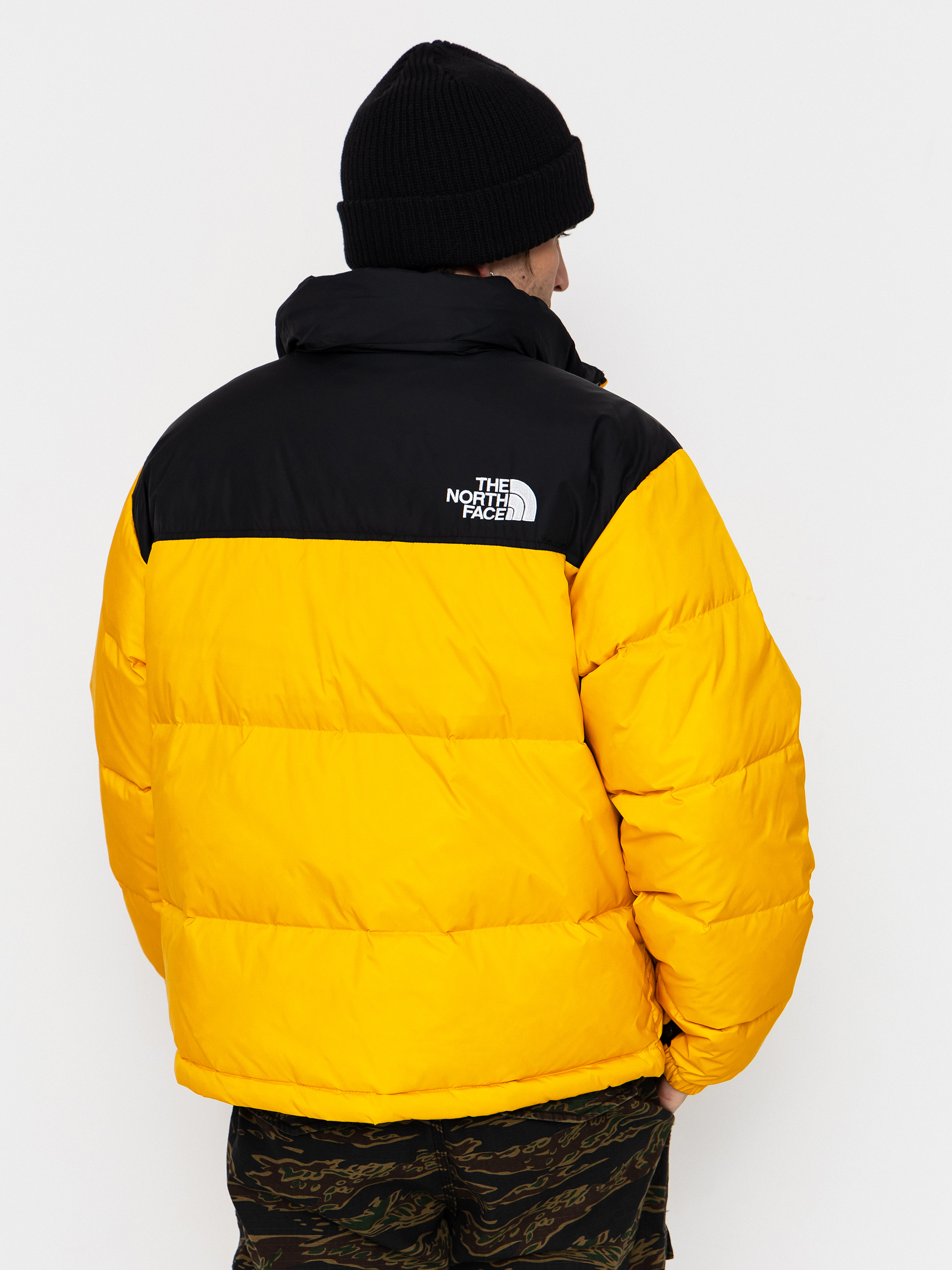 Яке The North Face 1996 Retro Nuptse (summit gold/tnf black/r)