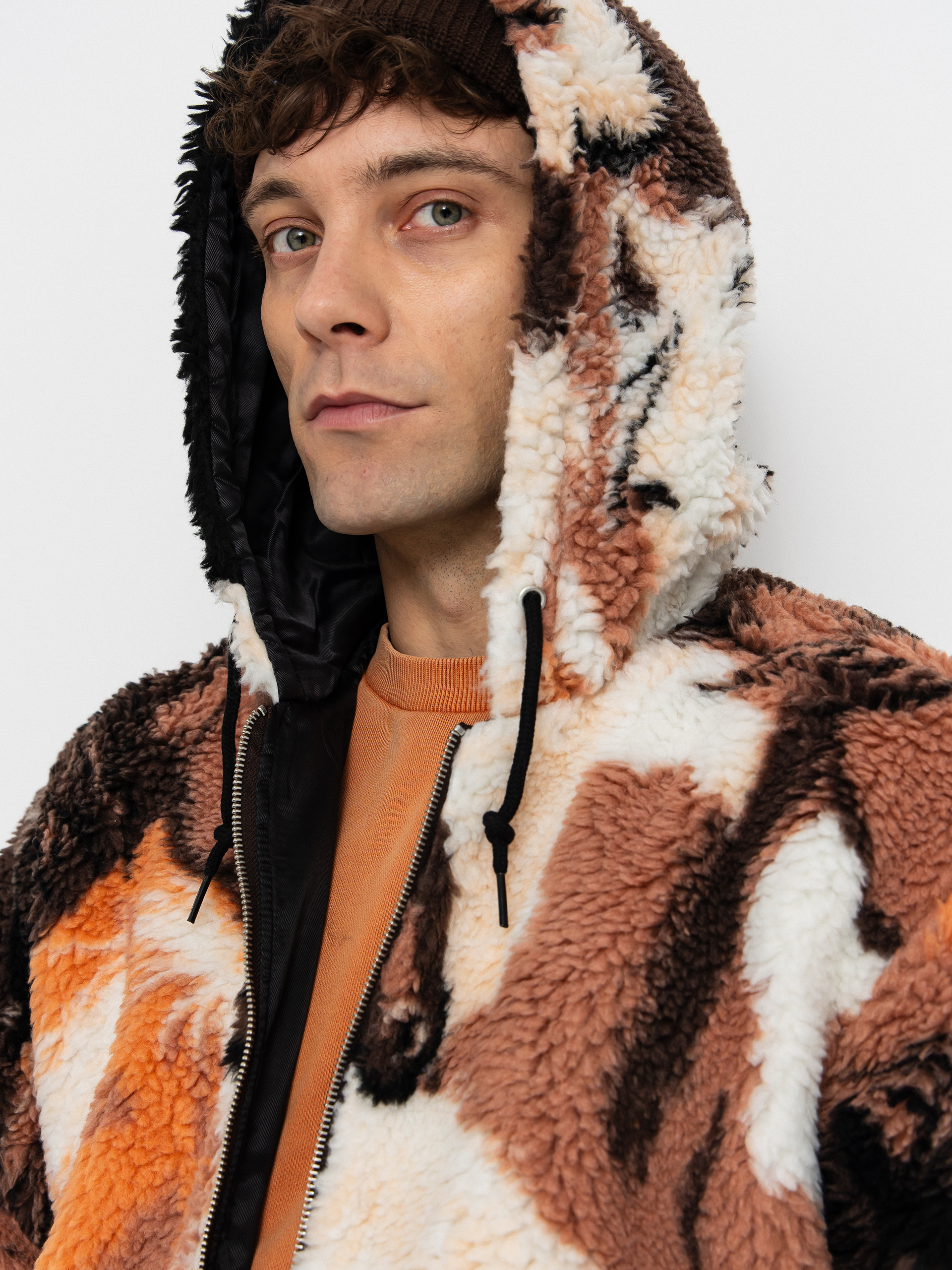 Мъжки Поларени суитшърт OBEY Obey Horses Sherpa (brown multi)