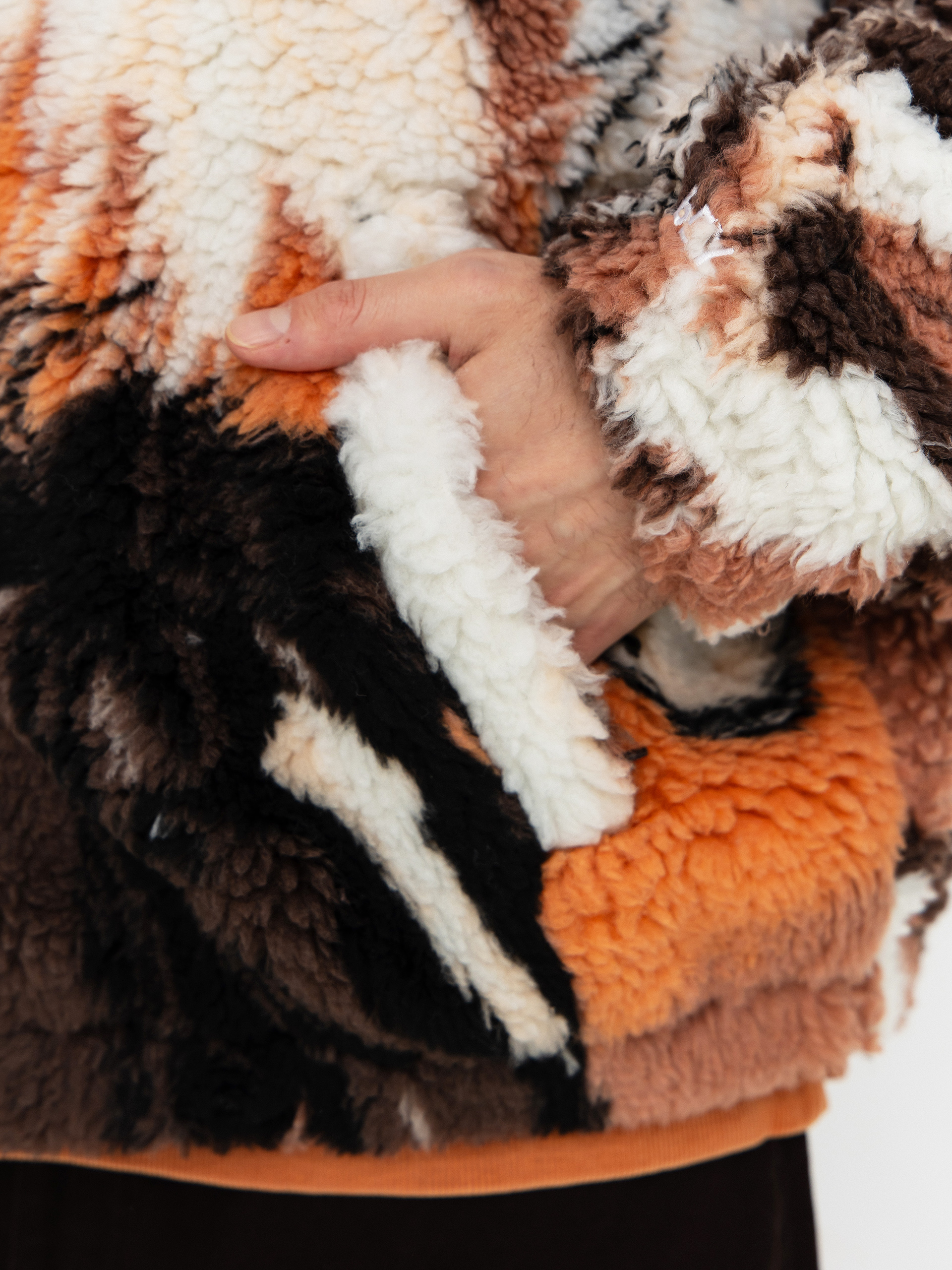 Мъжки Поларени суитшърт OBEY Obey Horses Sherpa (brown multi)