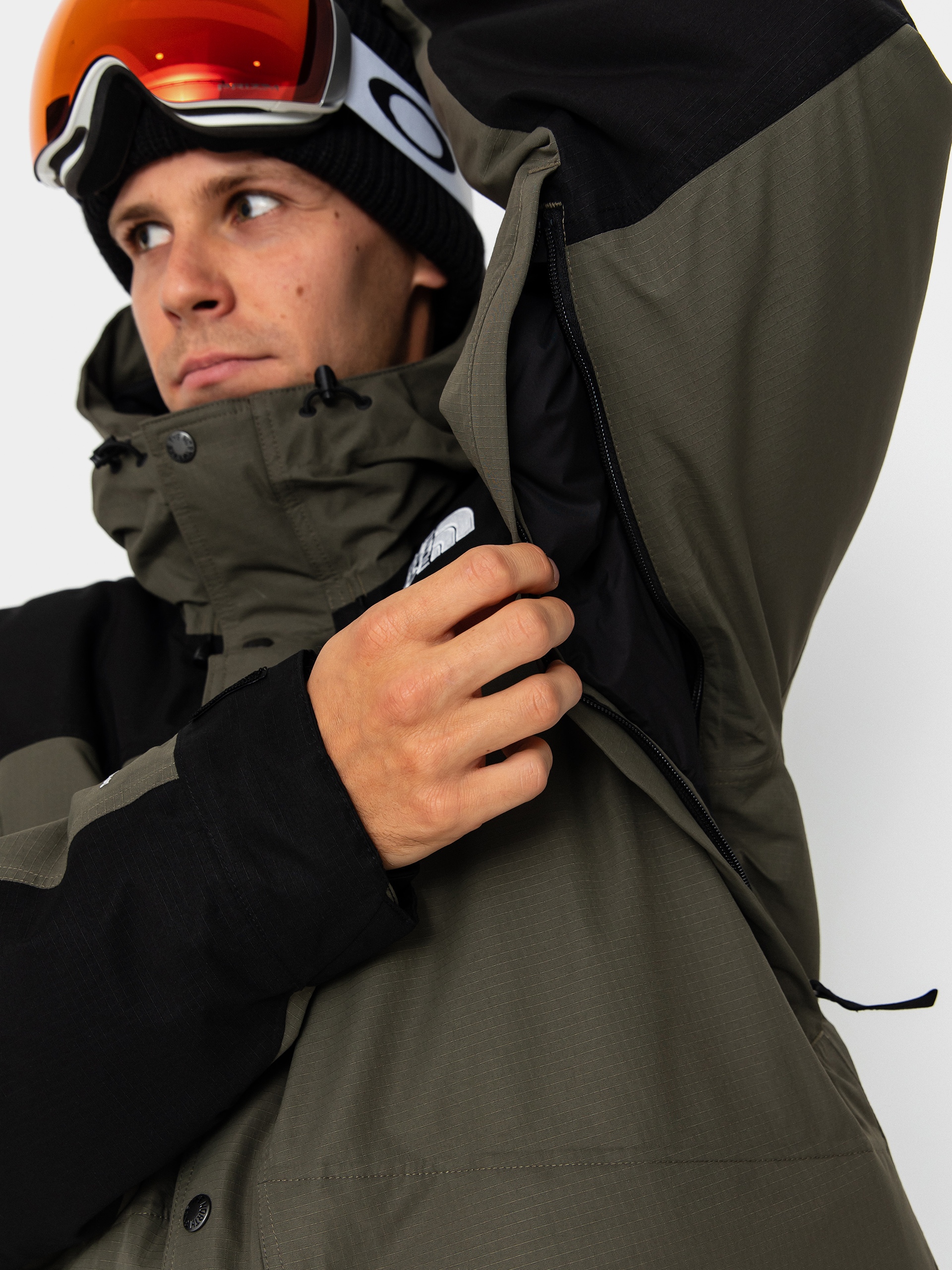 Яке The North Face Mountain Down (new taupe green/tnf black)