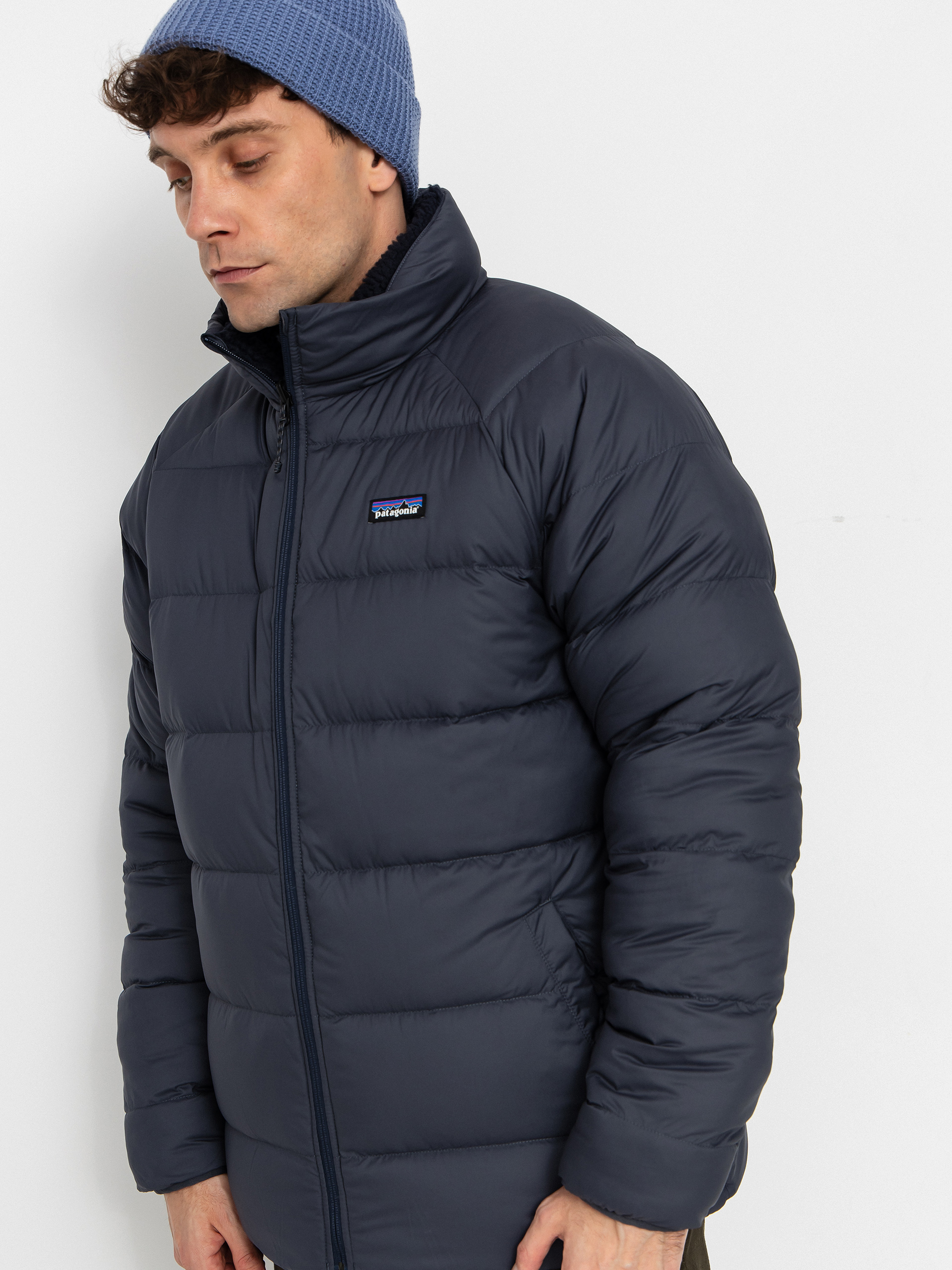 Яке Patagonia Reversible Silent Down (smolder blue)