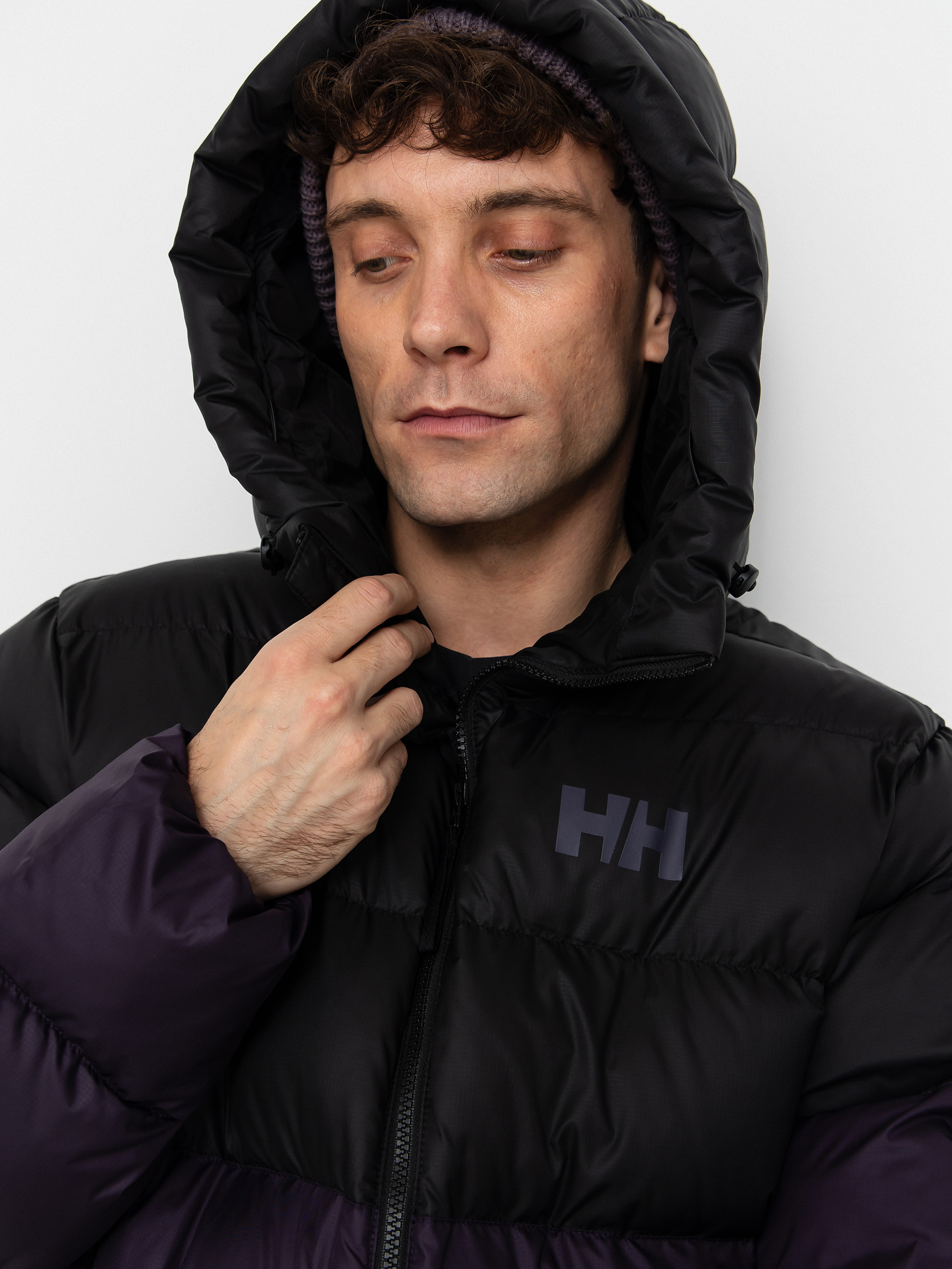 Яке Helly Hansen Active Puffy (black grape)