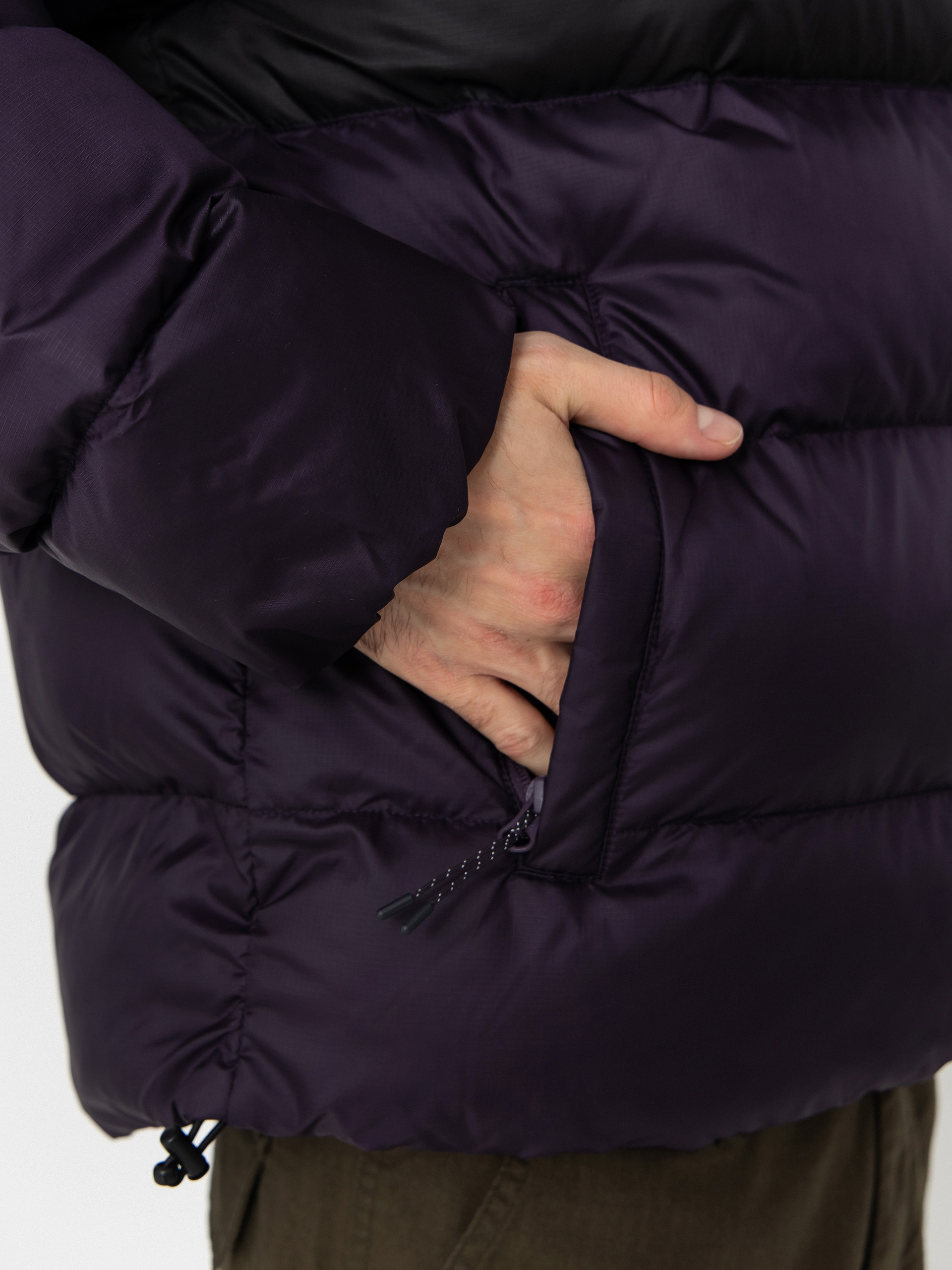 Яке Helly Hansen Active Puffy (black grape)