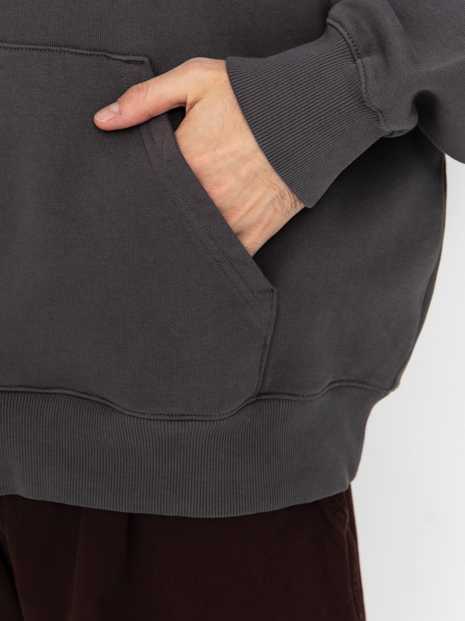 Суитшърт с качулка Carhartt WIP Distance HD (graphite/stone dyed)