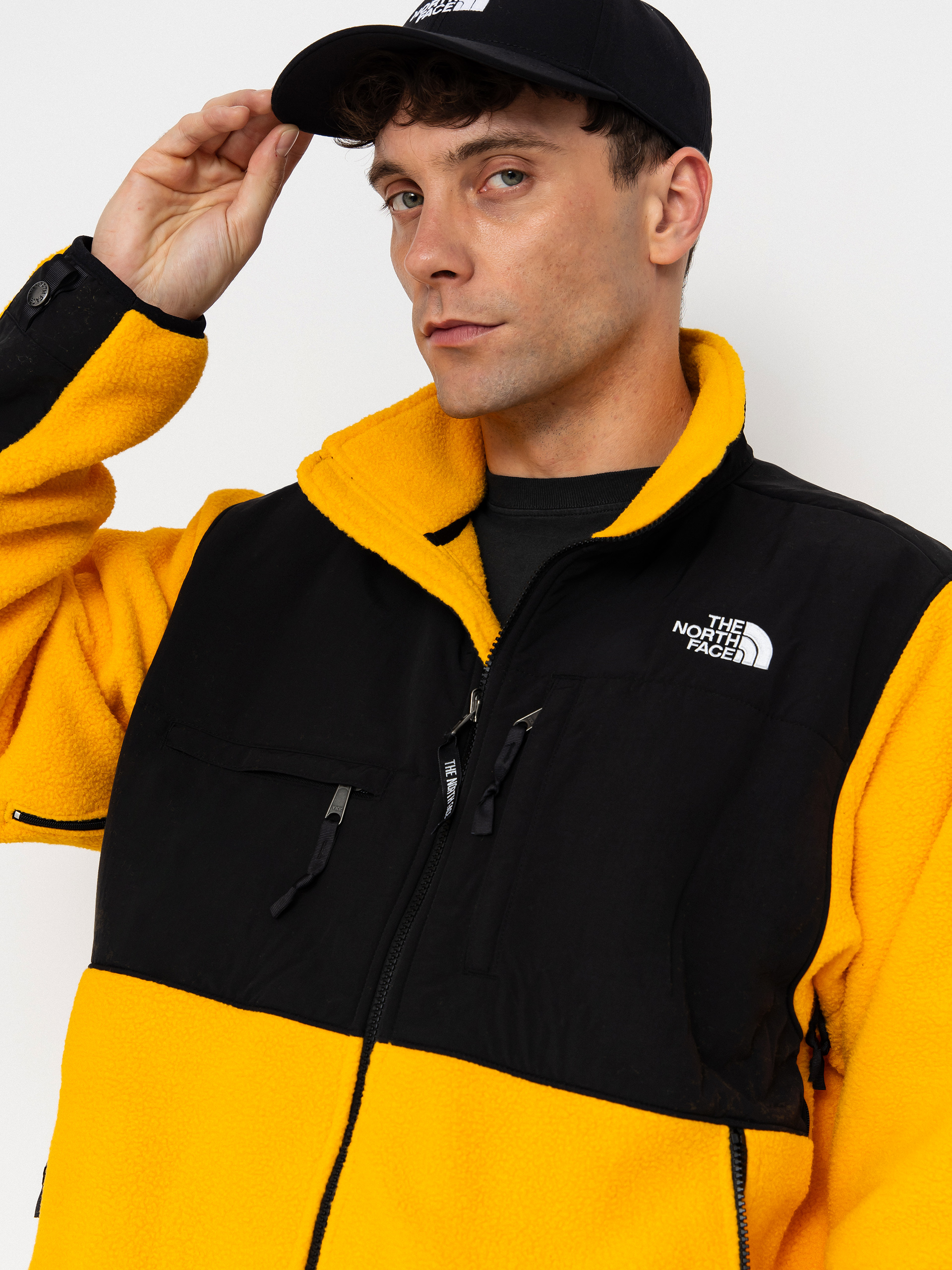 Яке The North Face Retro Denali (summit gold/tnf black)