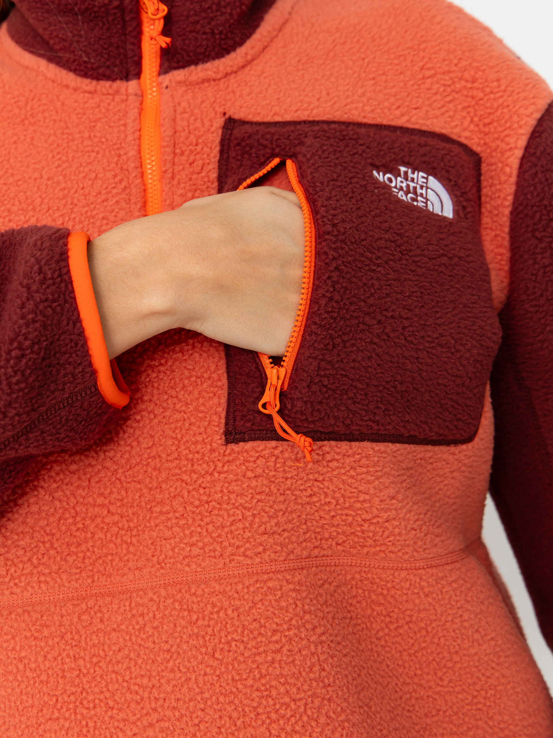 Мъжки Поларени суитшърт The North Face Yumiori 1/4 Zip (mars dust/sumac/solar f)