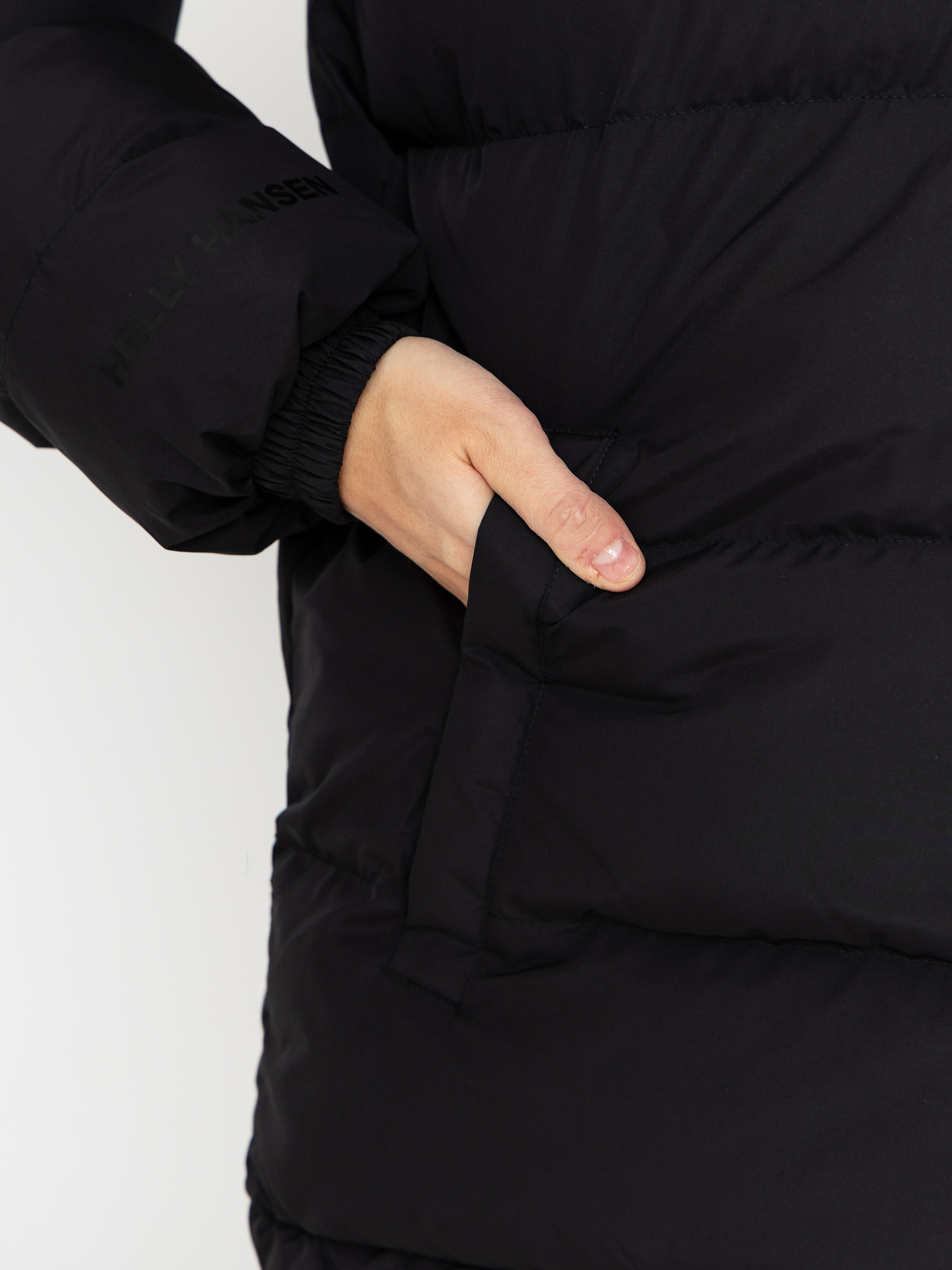 Яке Helly Hansen Yu 23 Reversible Puffer (black)