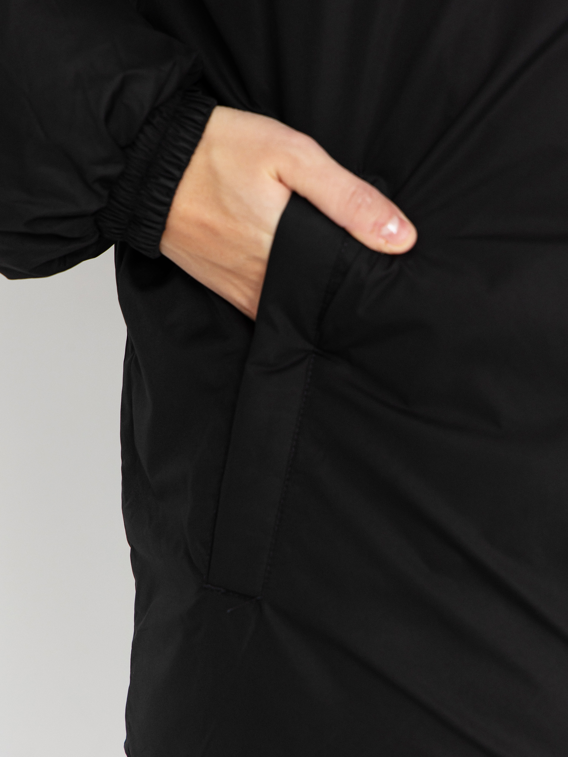 Яке Helly Hansen Yu 23 Reversible Puffer (black)