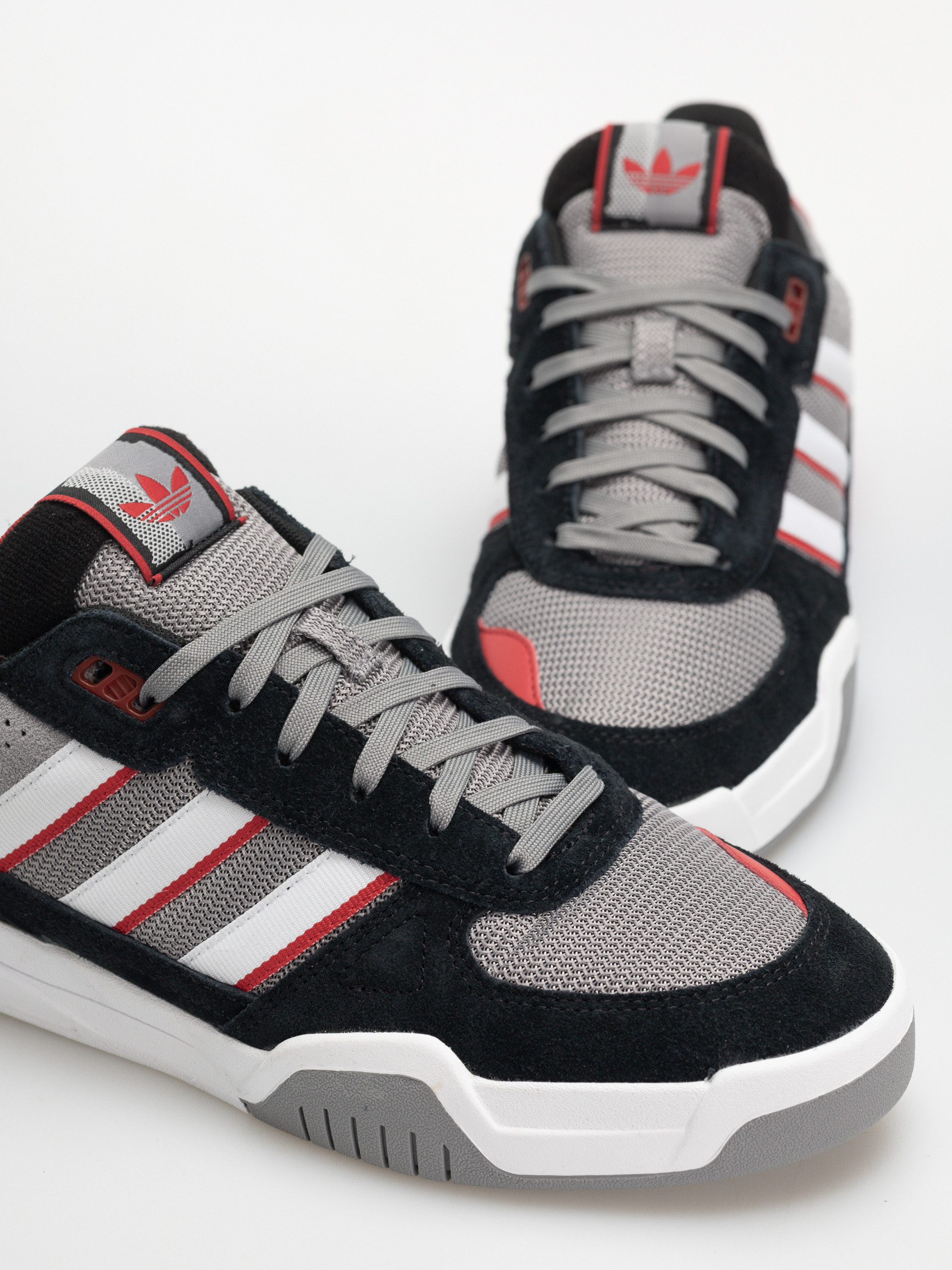 Обувки adidas Tekkira Cup (cblack/ftwwht/betsca)