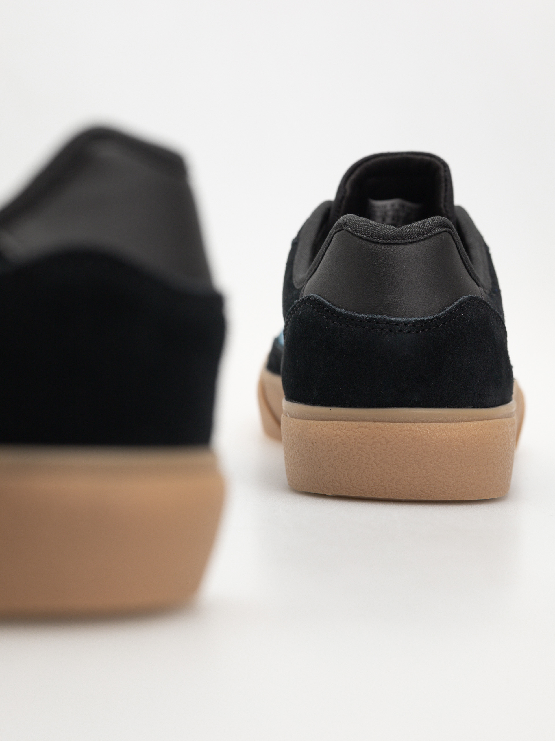 Обувки adidas Court Tns Premiere (cblack/gum4)