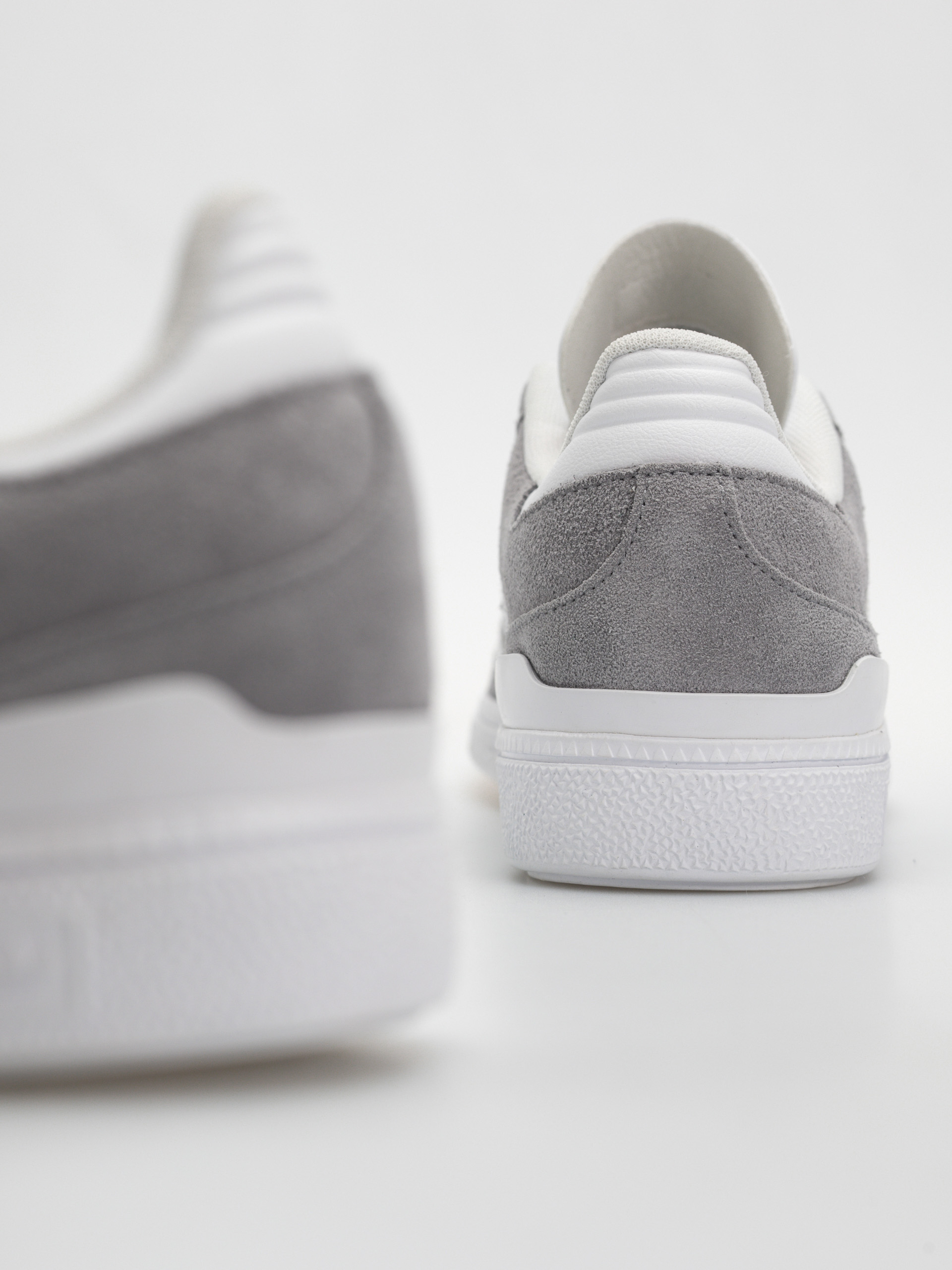 Обувки adidas Busenitz (grethr/ftwwht/goldmt)