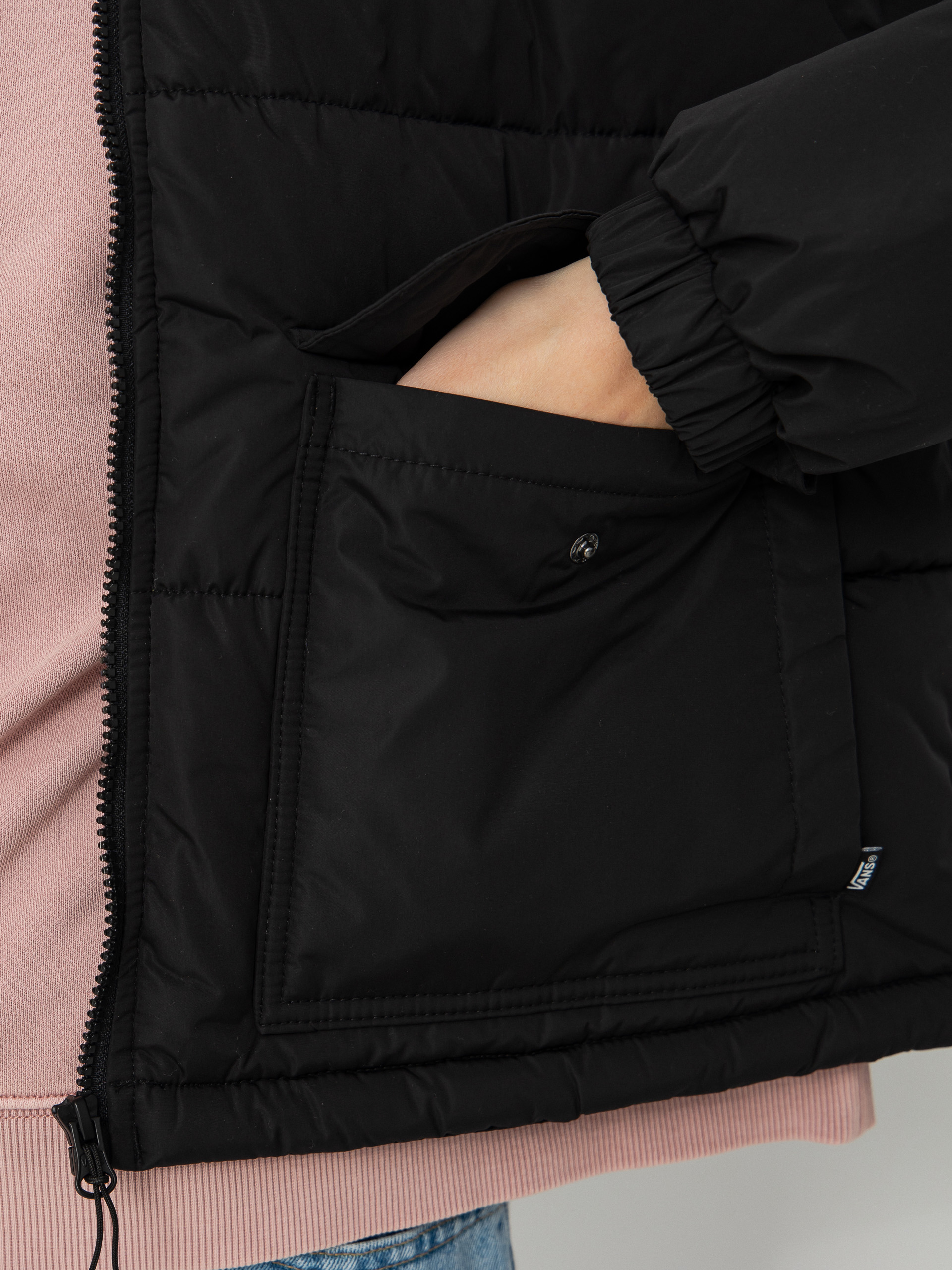 Яке Vans Mte Aubrey Primaloft Puffer Wmn (black)