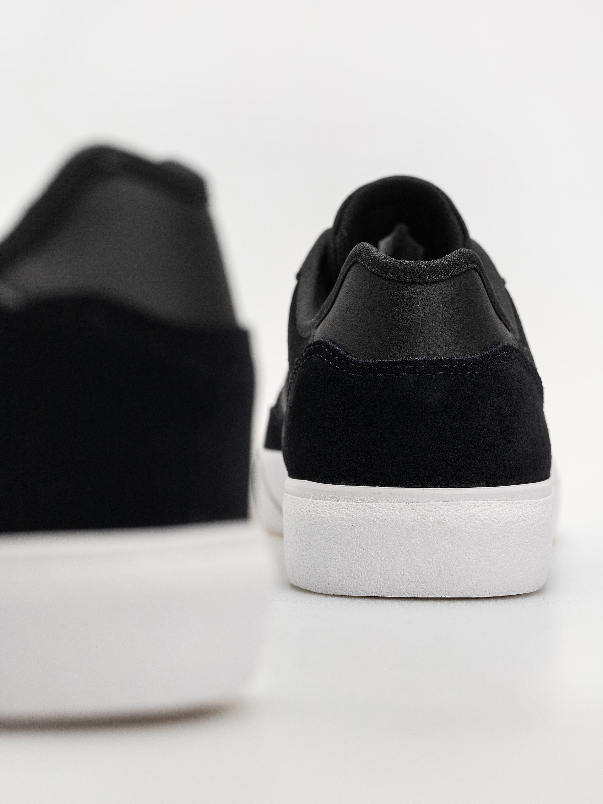 Обувки adidas Court Tns Premiere (cblack/cblack/ftwwht)