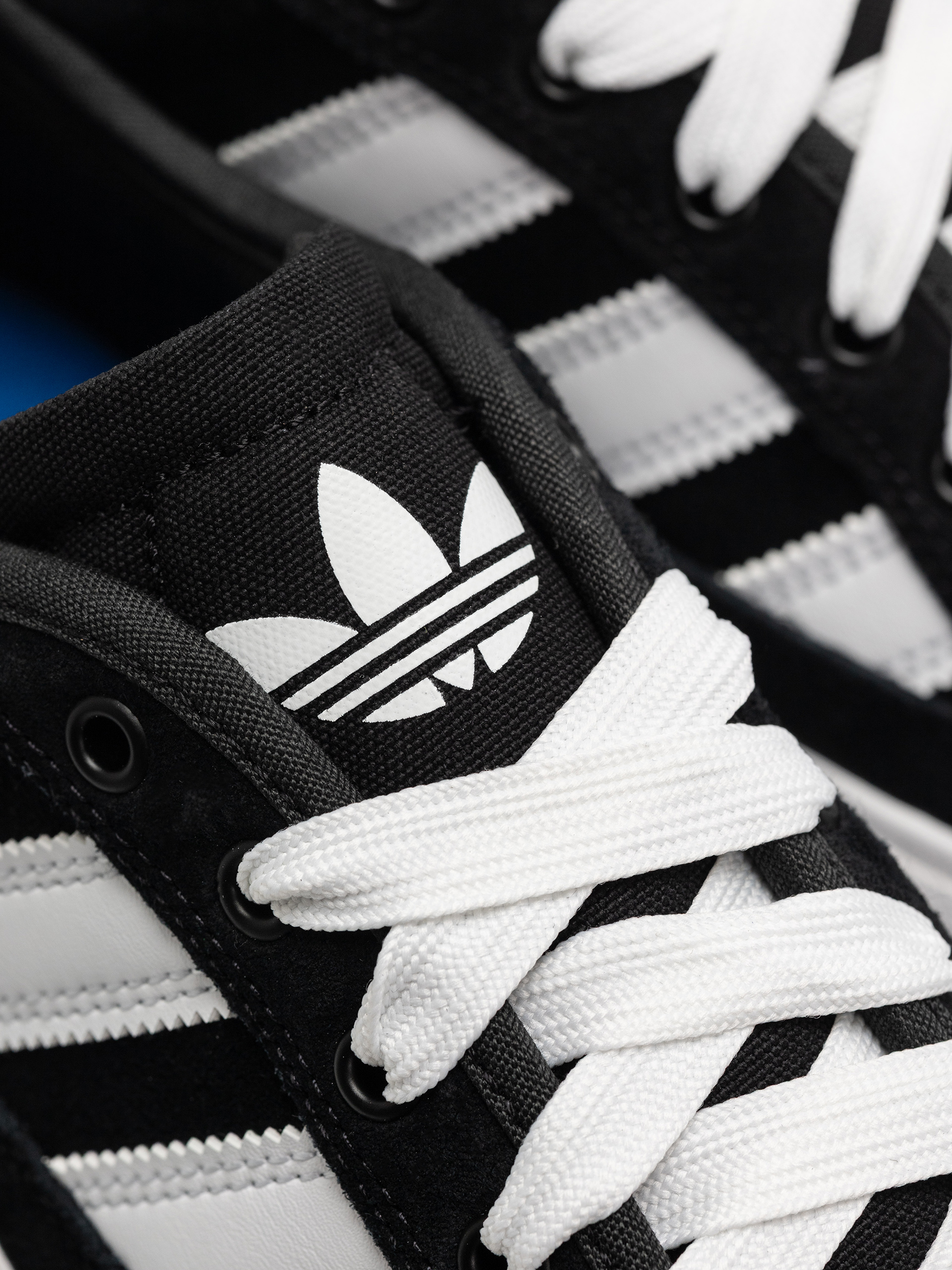 Обувки adidas Court Tns Premiere (cblack/ftwwht/blubir)