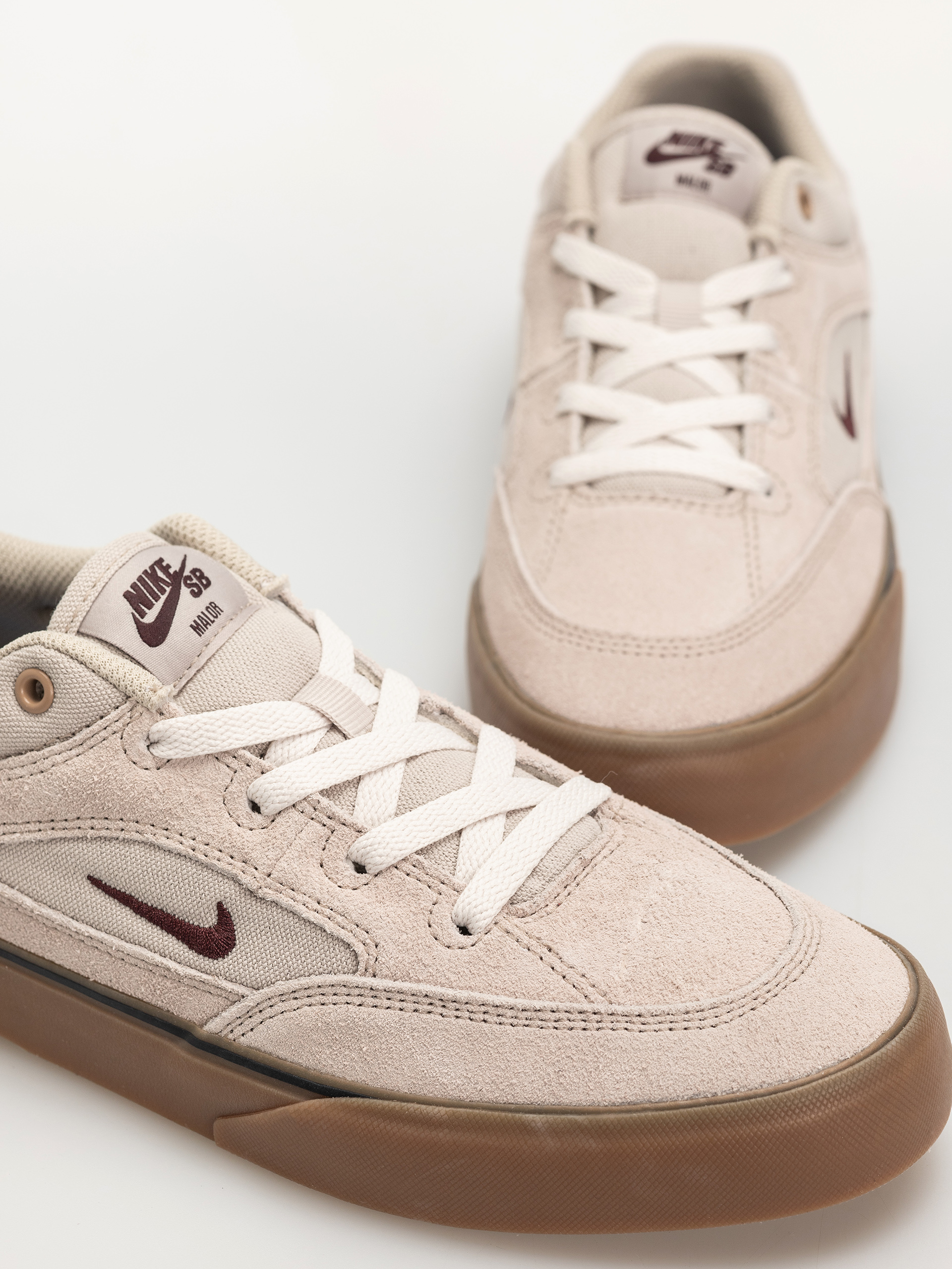 Обувки Nike SB Malor (cream ii/burgundy crush phantom)