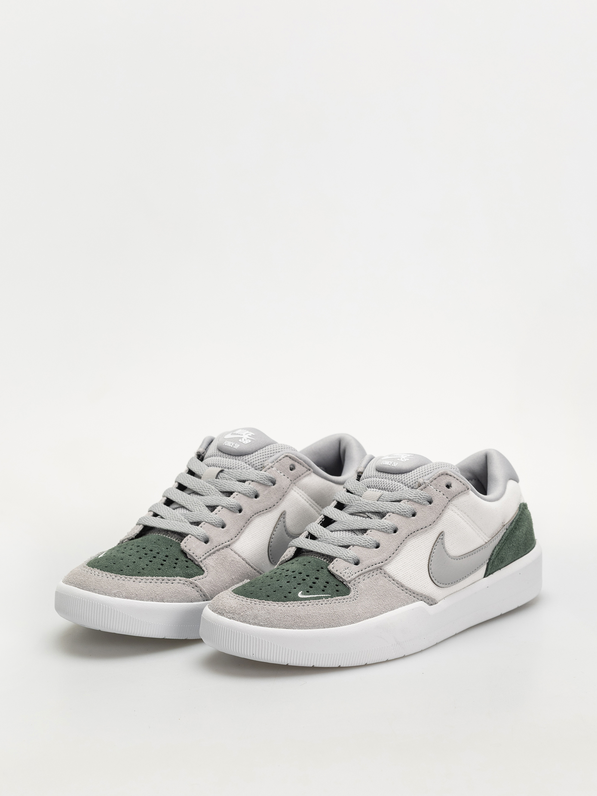 Обувки Nike SB Force 58 (white/flt silver fir white)