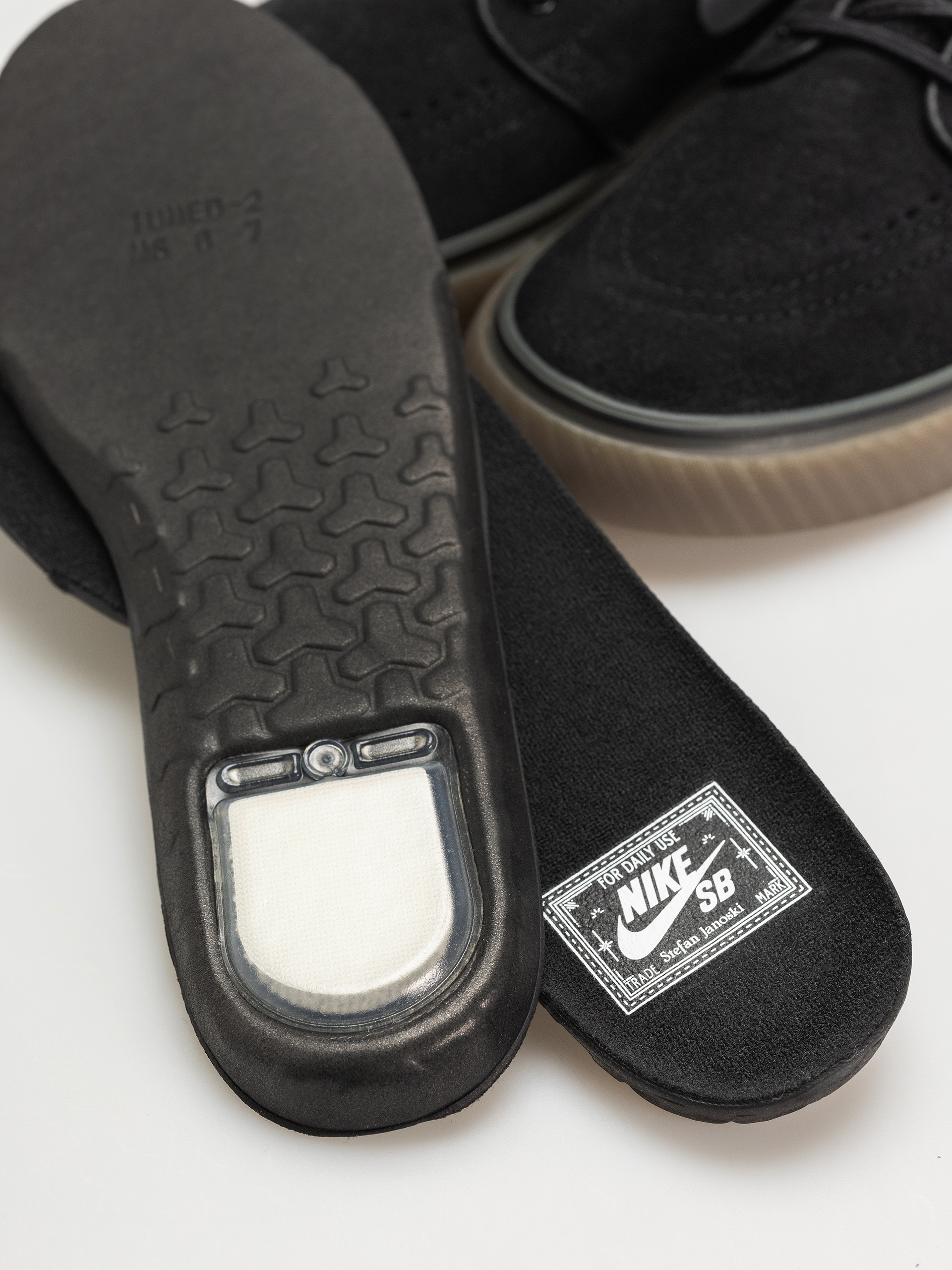 Обувки Nike SB Zoom Janoski Og+ (black/white black gum light brown)