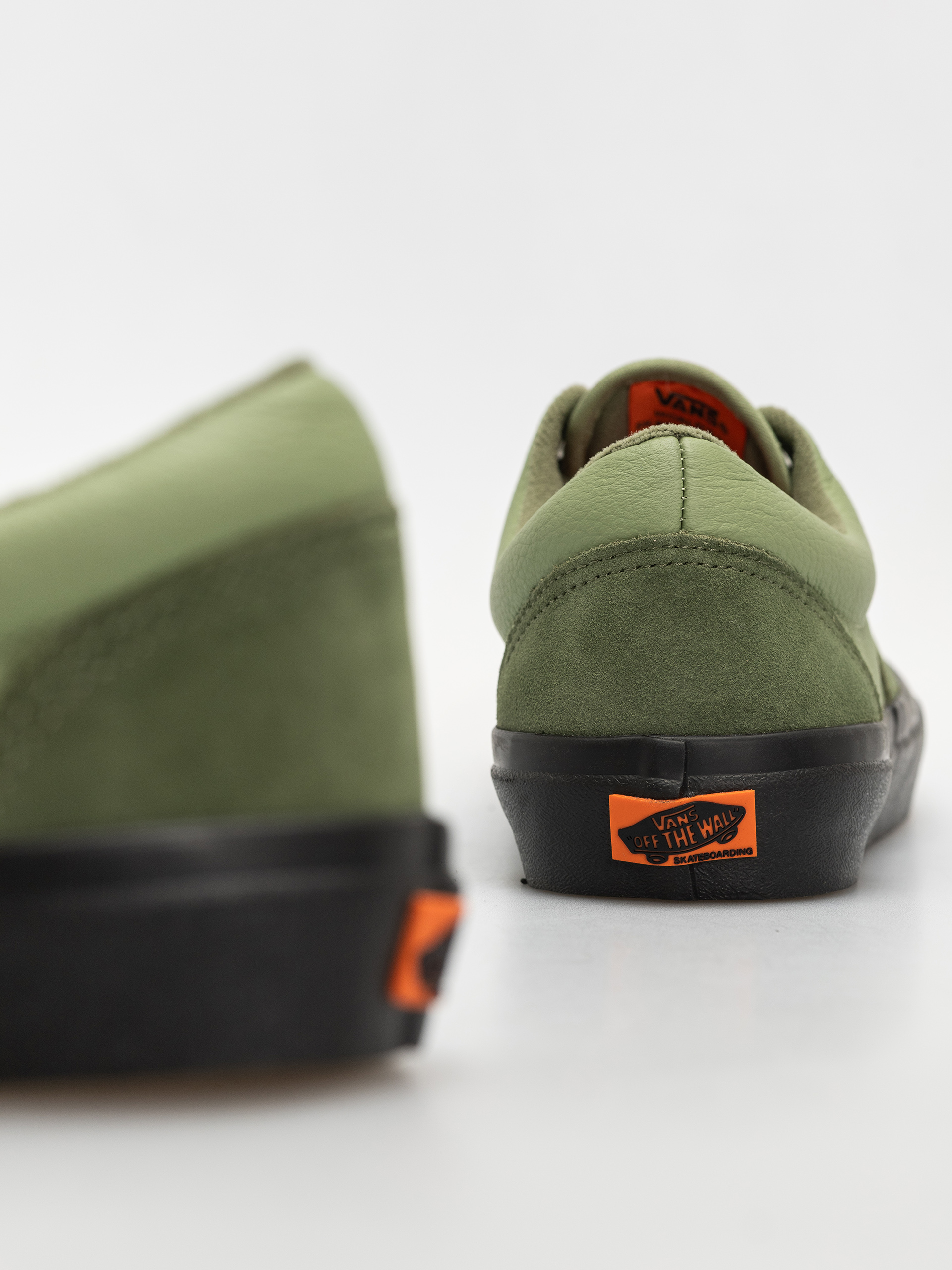 Обувки Vans Skate Era (olive/black)
