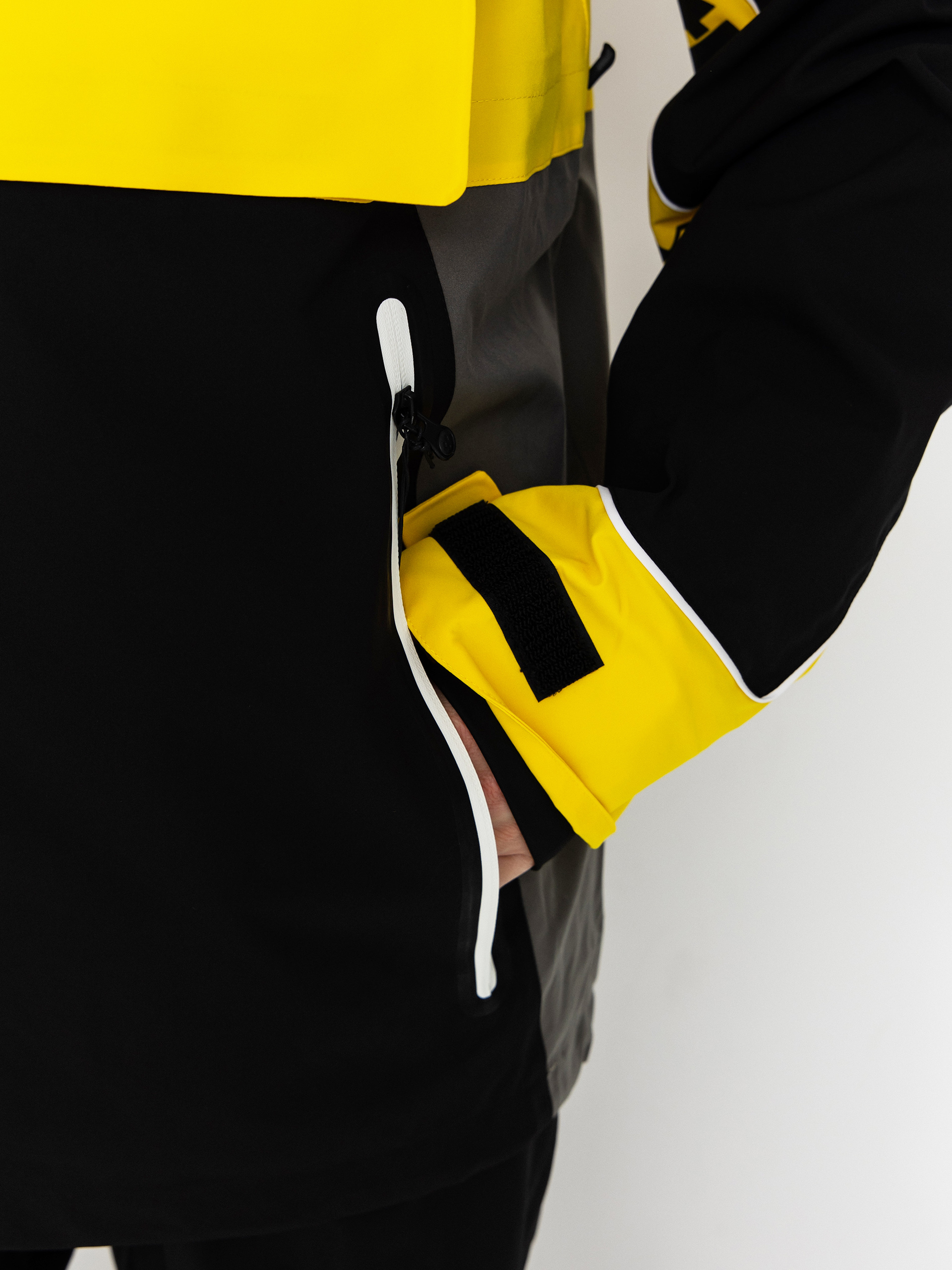 Мъжки Сноуборд яке ThirtyTwo Light Anorak (black/yellow)