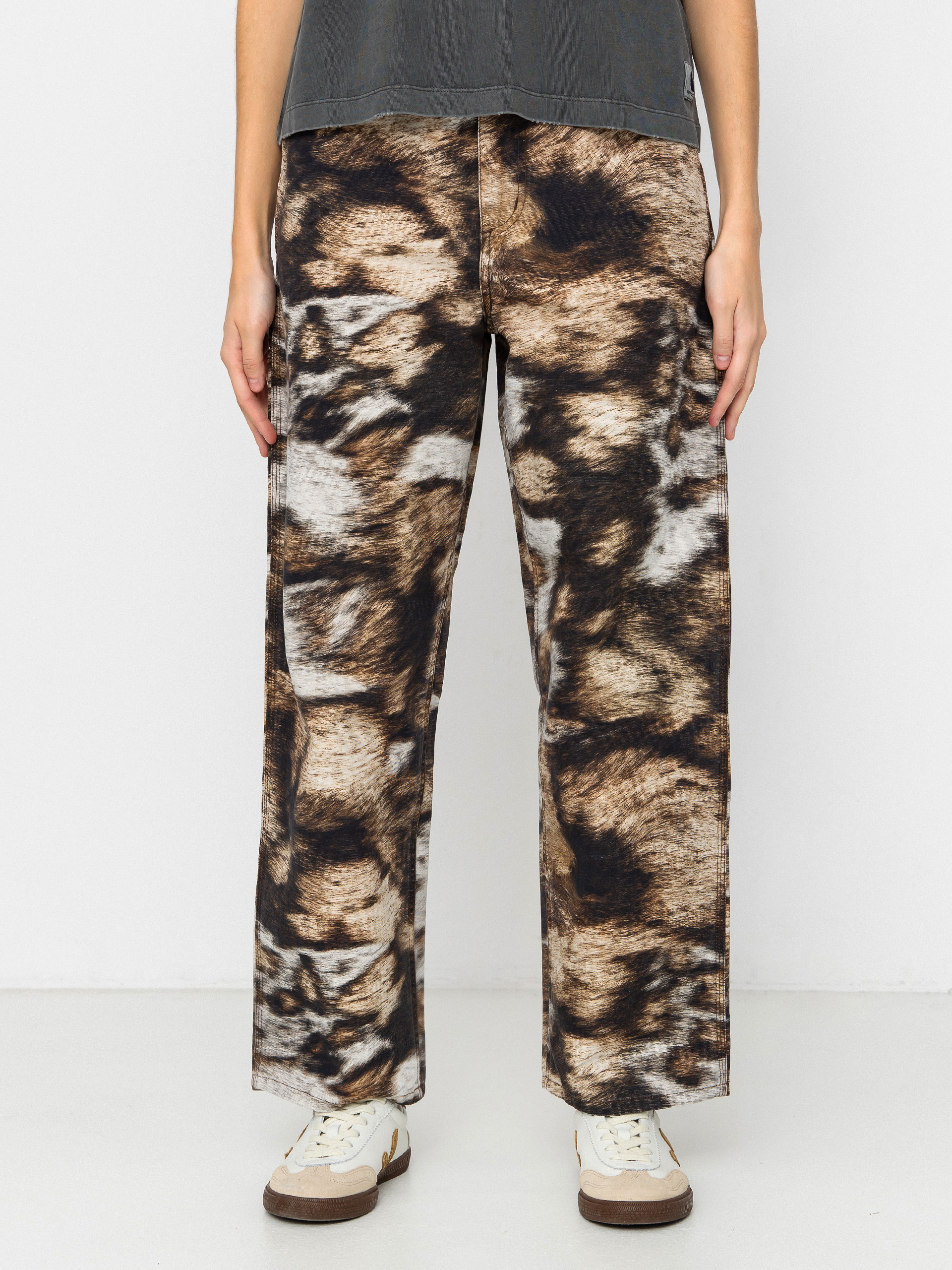 u041fu0430u043du0442u0430u043bu043eu043du0438 Carhartt WIP Brandon Single Knee Wmn (wild dog print/stone washed)