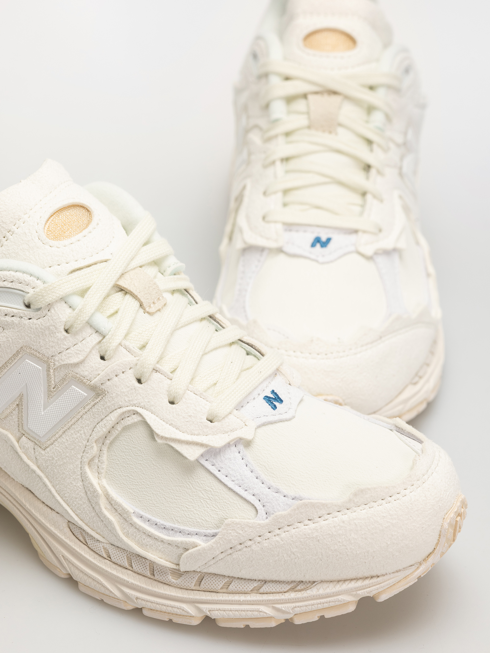 Обувки New Balance 2002 (white)