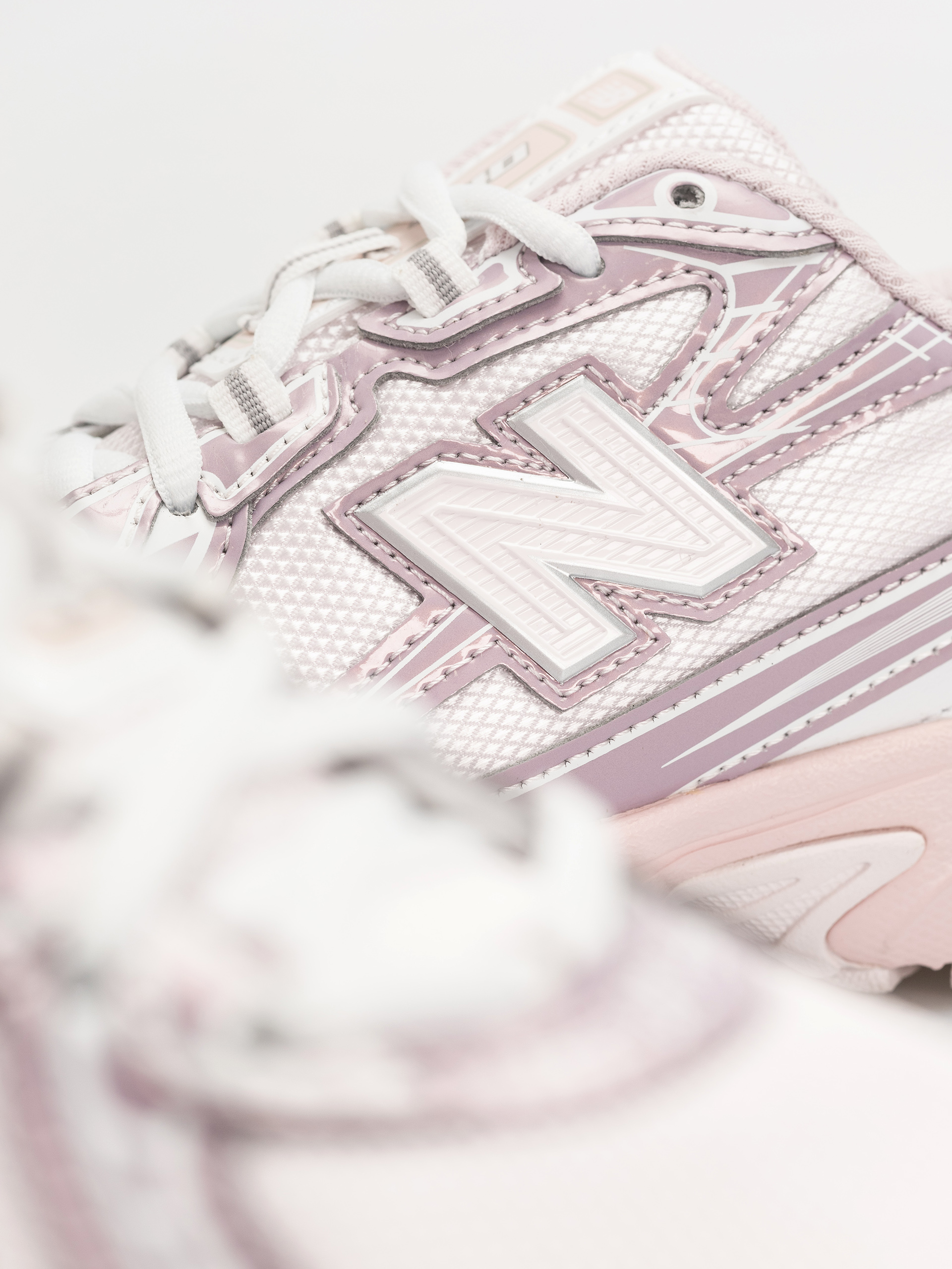 Обувки New Balance 740 JR (pink salt/stone pink)