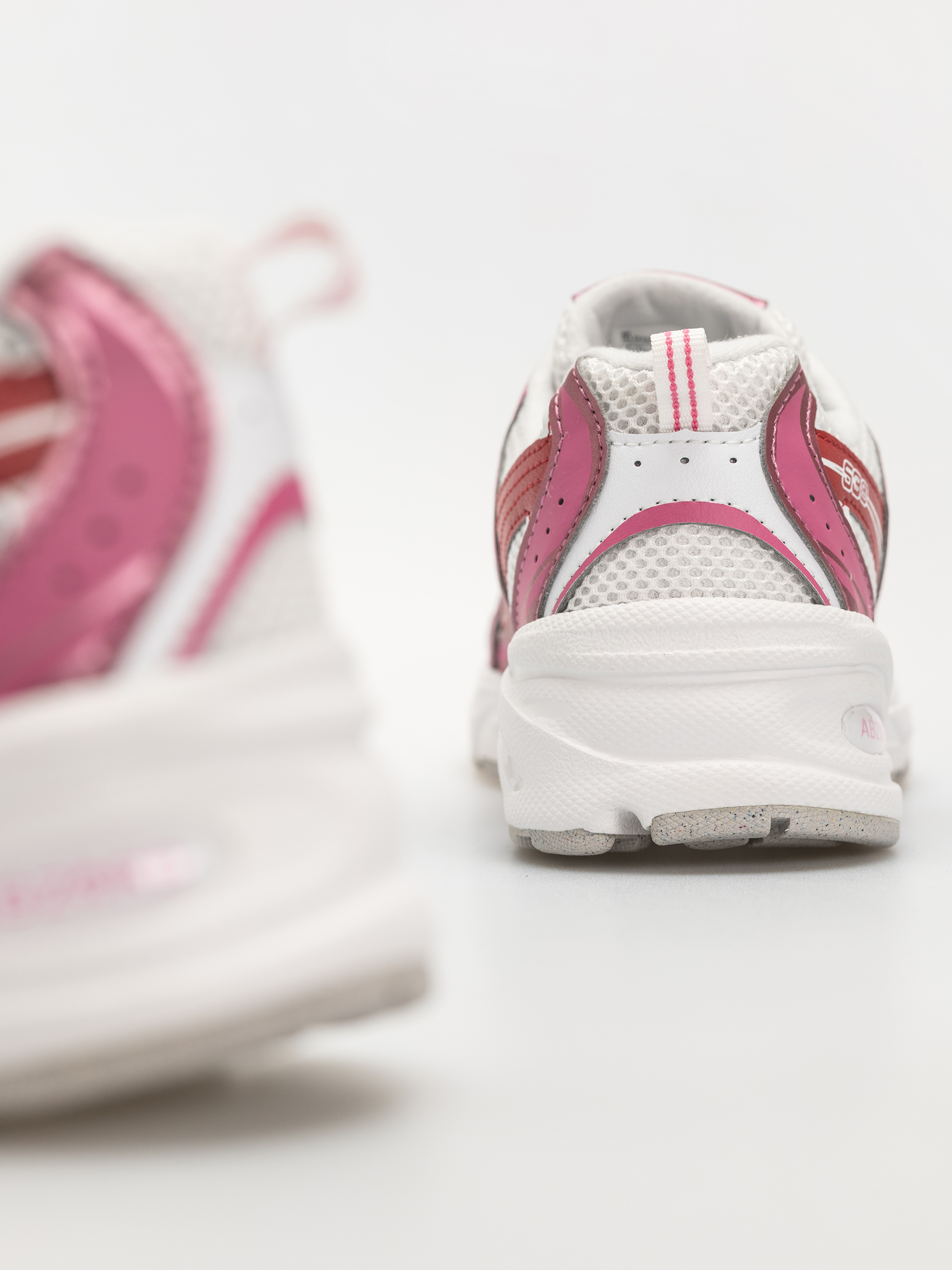 Обувки New Balance 530 JR (pink satin/shadow red)